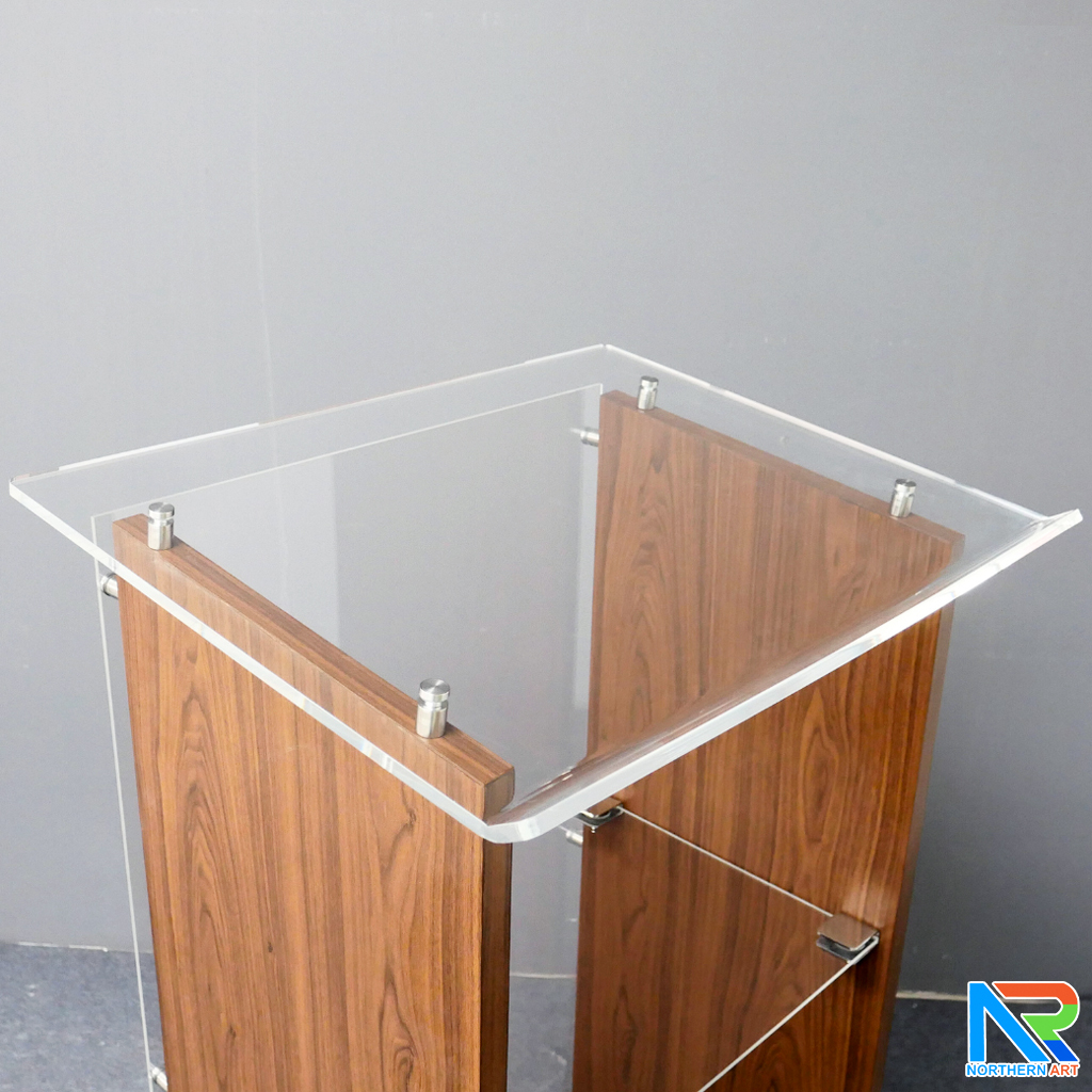 โพเดียมไม้ TOPอะคริลิคใส ปิดผิวลามิเนตลายไม้ สี WALNUT ขนาด (W)70 x (D)54 x (H)119 cm. พร้อมชั้นวางของอะคริลิคใส