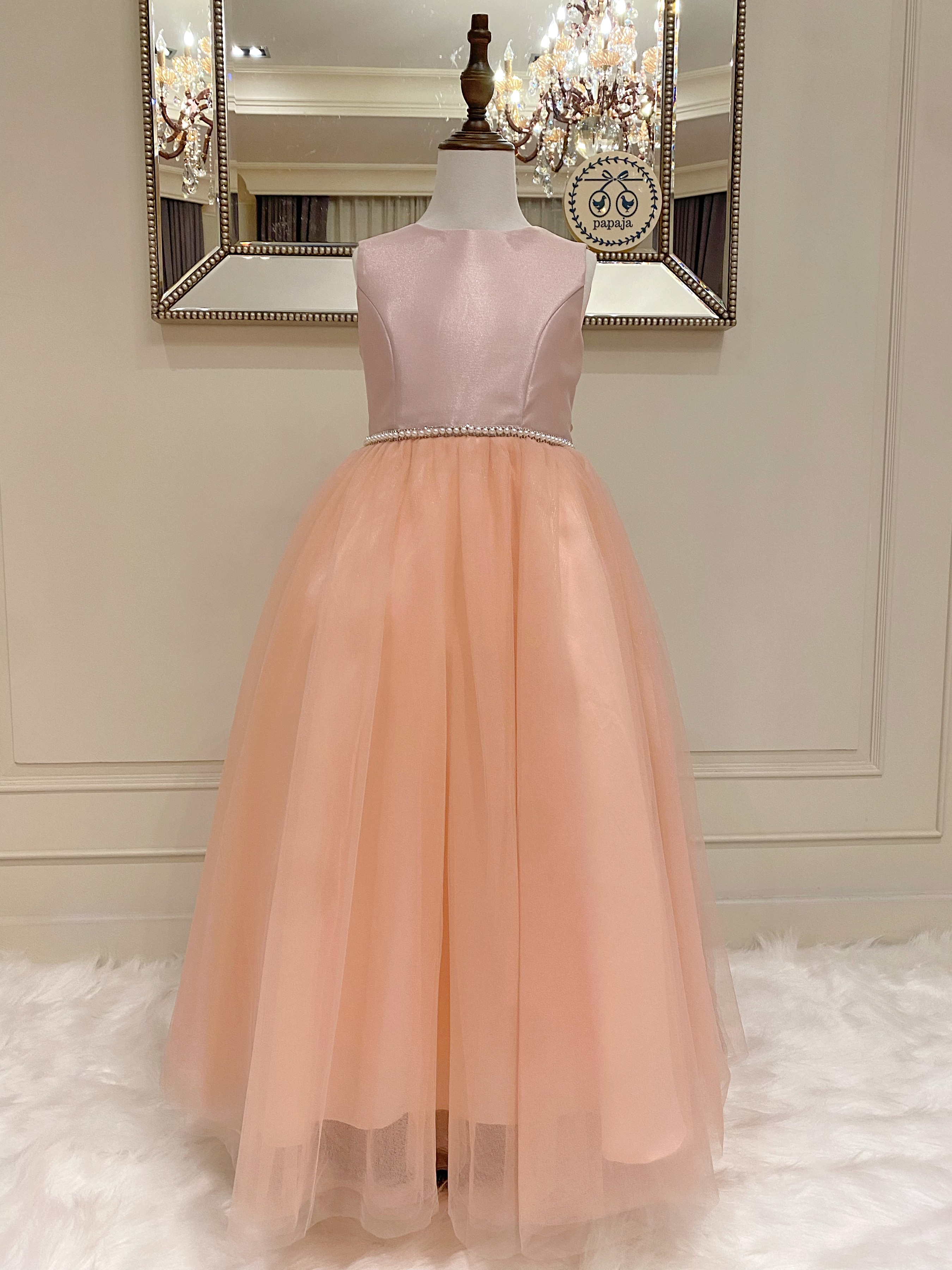 เดรสออกงานราตรียาวแขนกุด (งานไฮพรีเมี่ยม) สีชมพูหวานโทนพาสเทล ผ้า 2 Textures ช่วงบนผ้าดัสเชส ช่วงล่างผ้าแก้วเนื้อด้านสีชมพูพีช