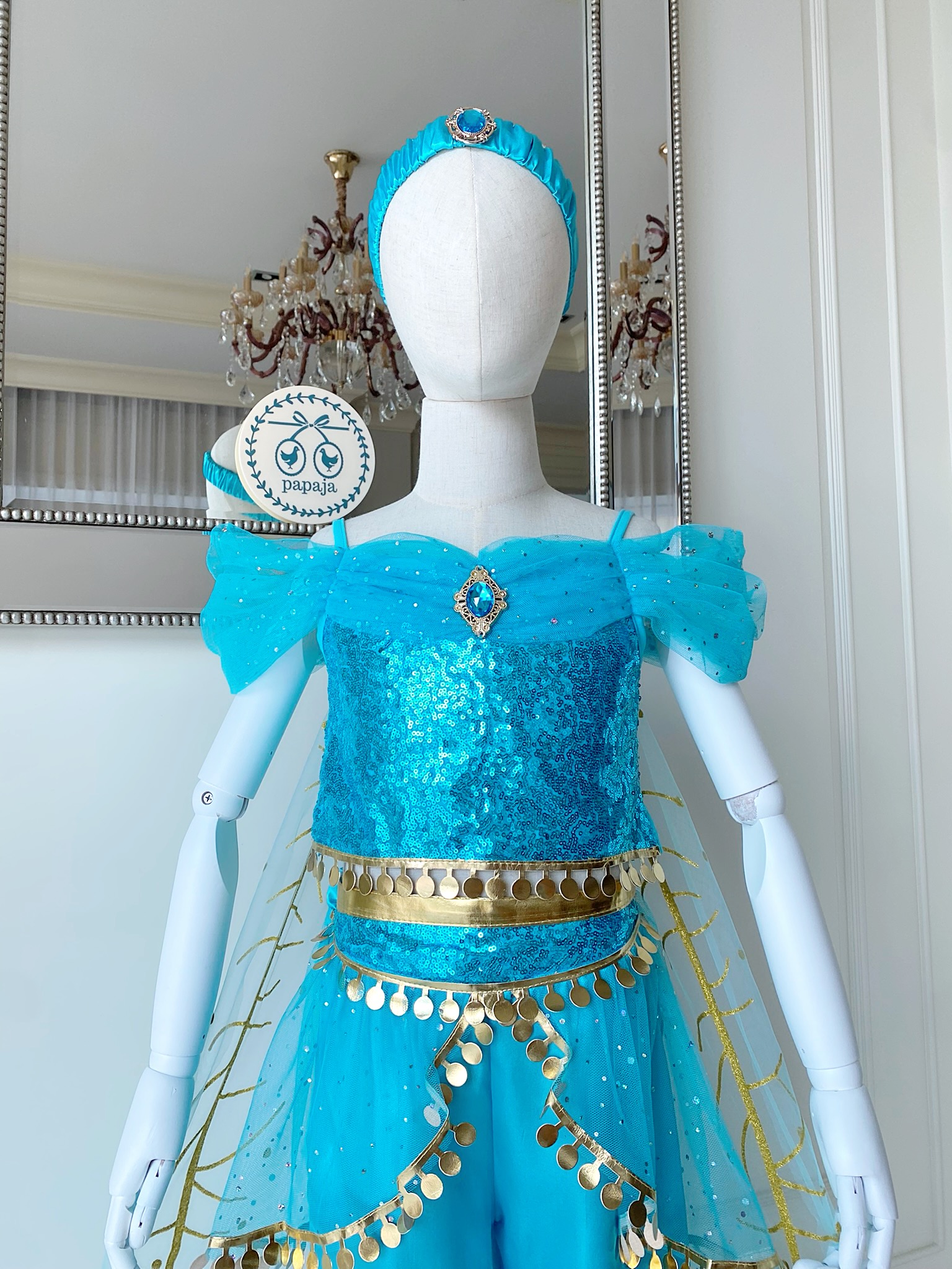 ชุดเจ้าหญิงจัสมิน (Jasmine) รุ่นตัวเสื้อปักเลื่อมทั้งตัวพร้อมผ้าคลุมไหล่และที่คาดผม