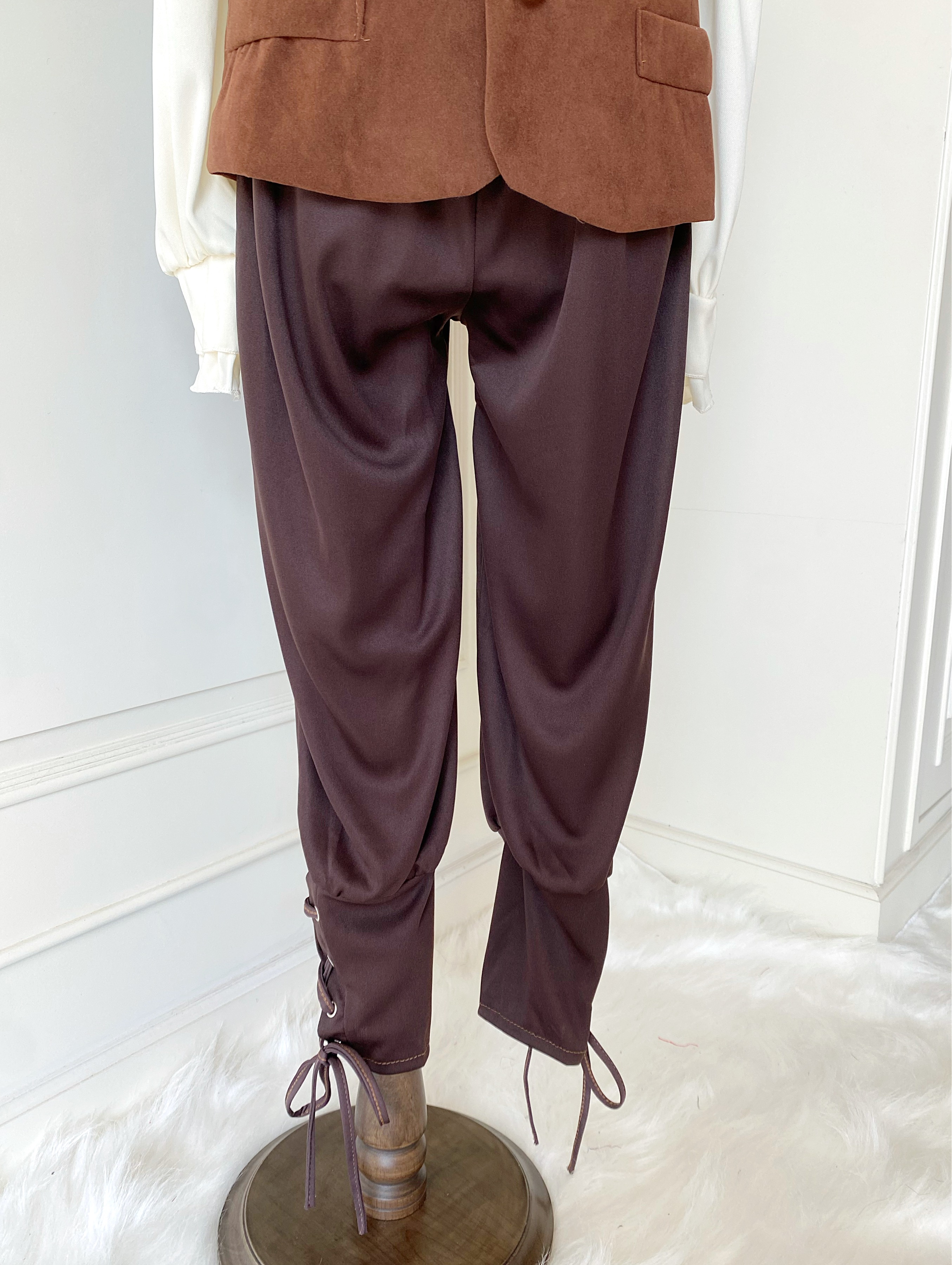 ชุดคอสเพลย์ ชุดยุโรปโบราณเด็กชายโทนน้ำตาล (เซต 3 ชิ้น)