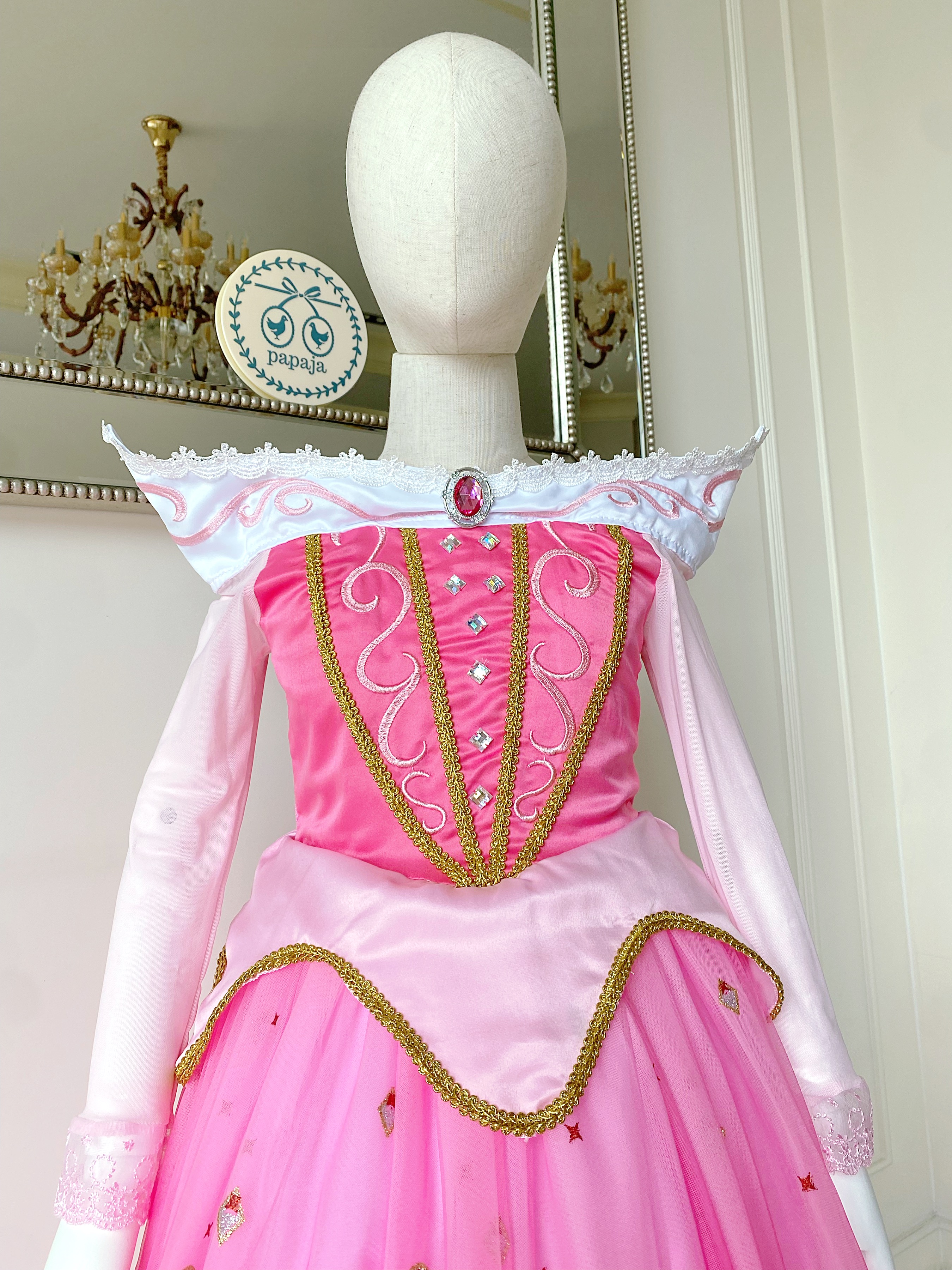 ชุดเจ้าหญิงออโรร่า รุ่นคลาสสิค ดีเทลไหล่ตั้ง สวยหรูอลัง