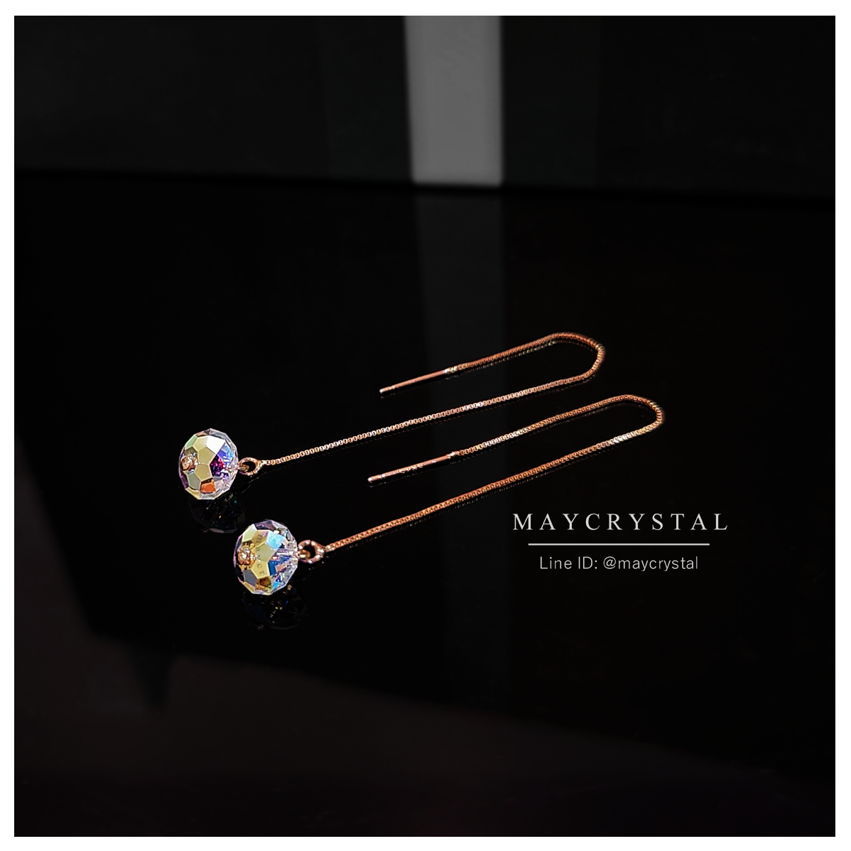 ต่างหูคริสตัลจากยุโรป (Embellished with Crystals from Austria) ทรงลูกพลับ