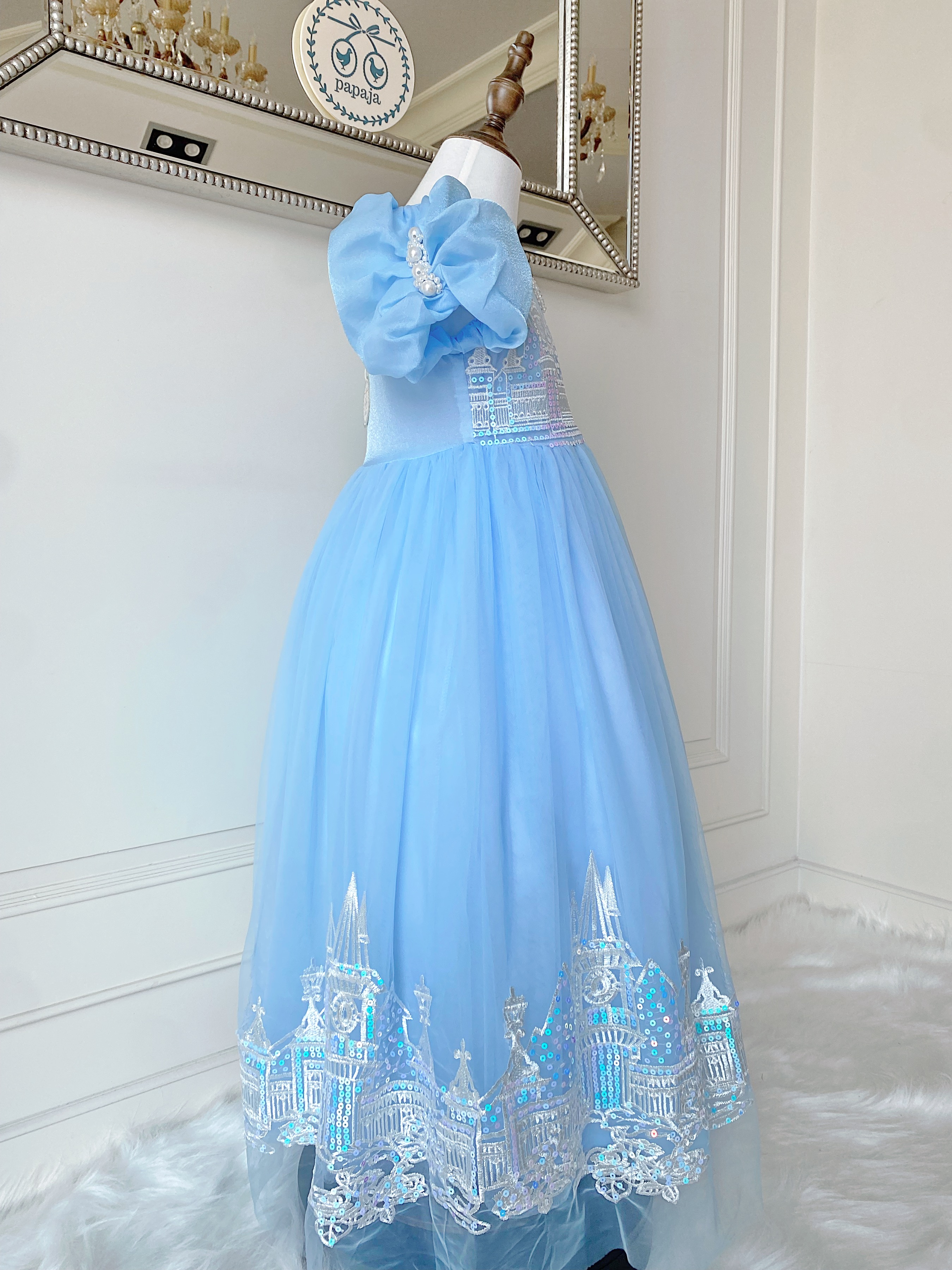 ชุดเจ้าหญิงซินเดอเรลล่า แขนตุ๊กตา ปักลายปราสาทเจ้าหญิงสุดหรูใส่ออกงานได้เลย