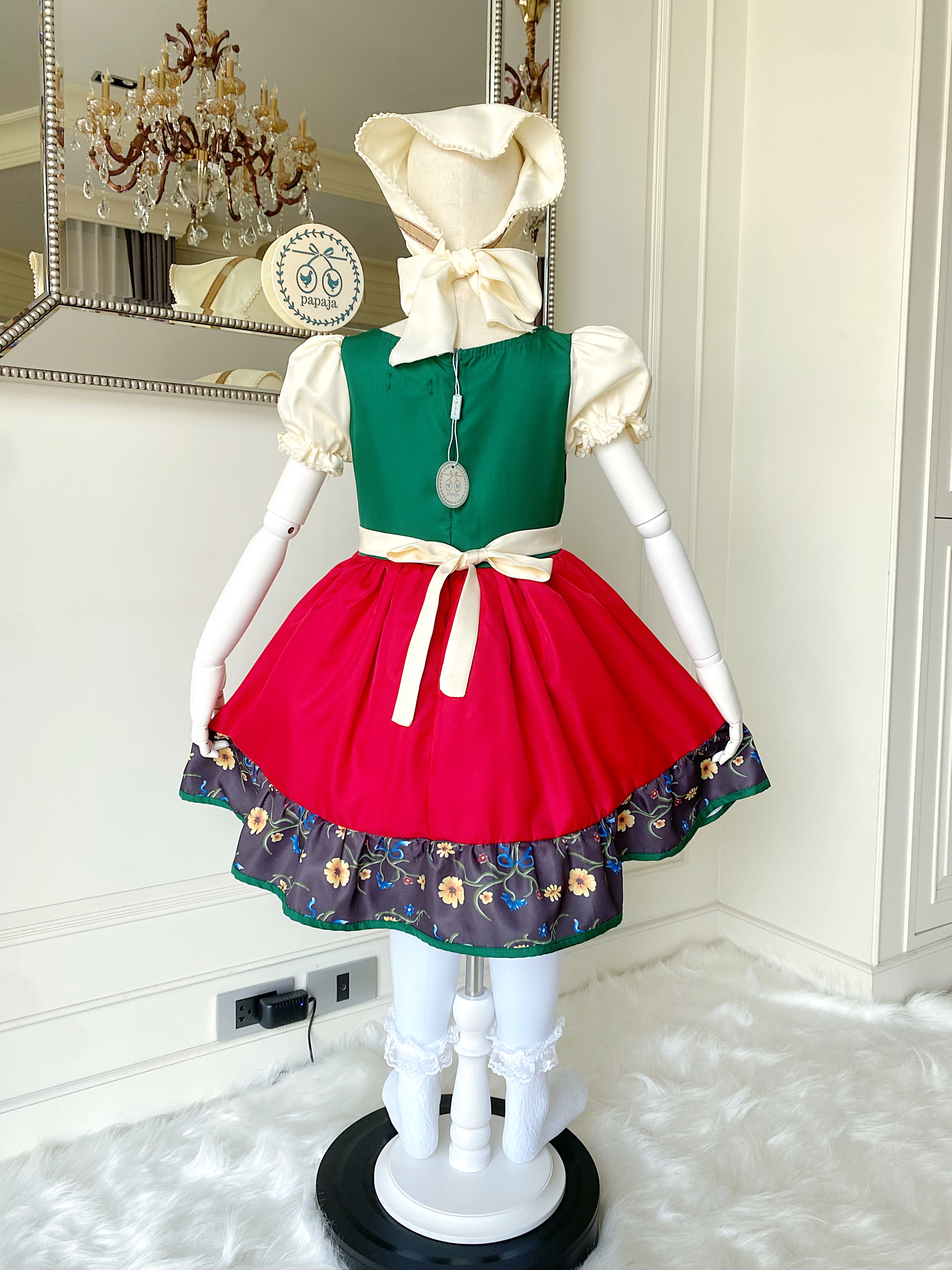 (เซต 4 ชิ้น) ชุดคอสเพลย์ ชุดประจำชาติเยอรมัน (German) เด็กหญิงโทนแดงเขียว (ชุด+ถุงเท้า+ผ้าคาดผม+ผ้ากันเปื้อน)
