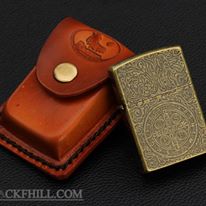 ซองหนังใส่ ZIPPO ซองหนังแท้สำหรับใส่ไฟแชค ZIPPO HANDMADE 100% By BACKFHILL. สีน้ำตาลอ่อน