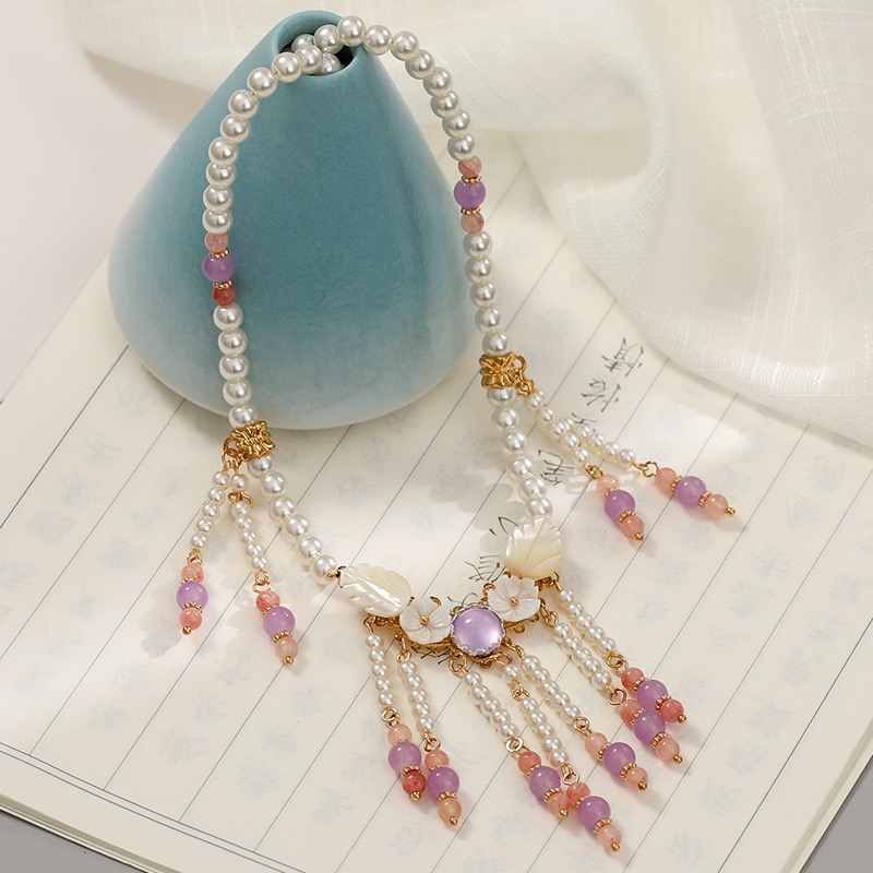 (No. 135) เซตสร้อยคอไข่มุกพร้อมต่างหูแบบจีนโบราณ กลีบดอกสีชมพูระย้า