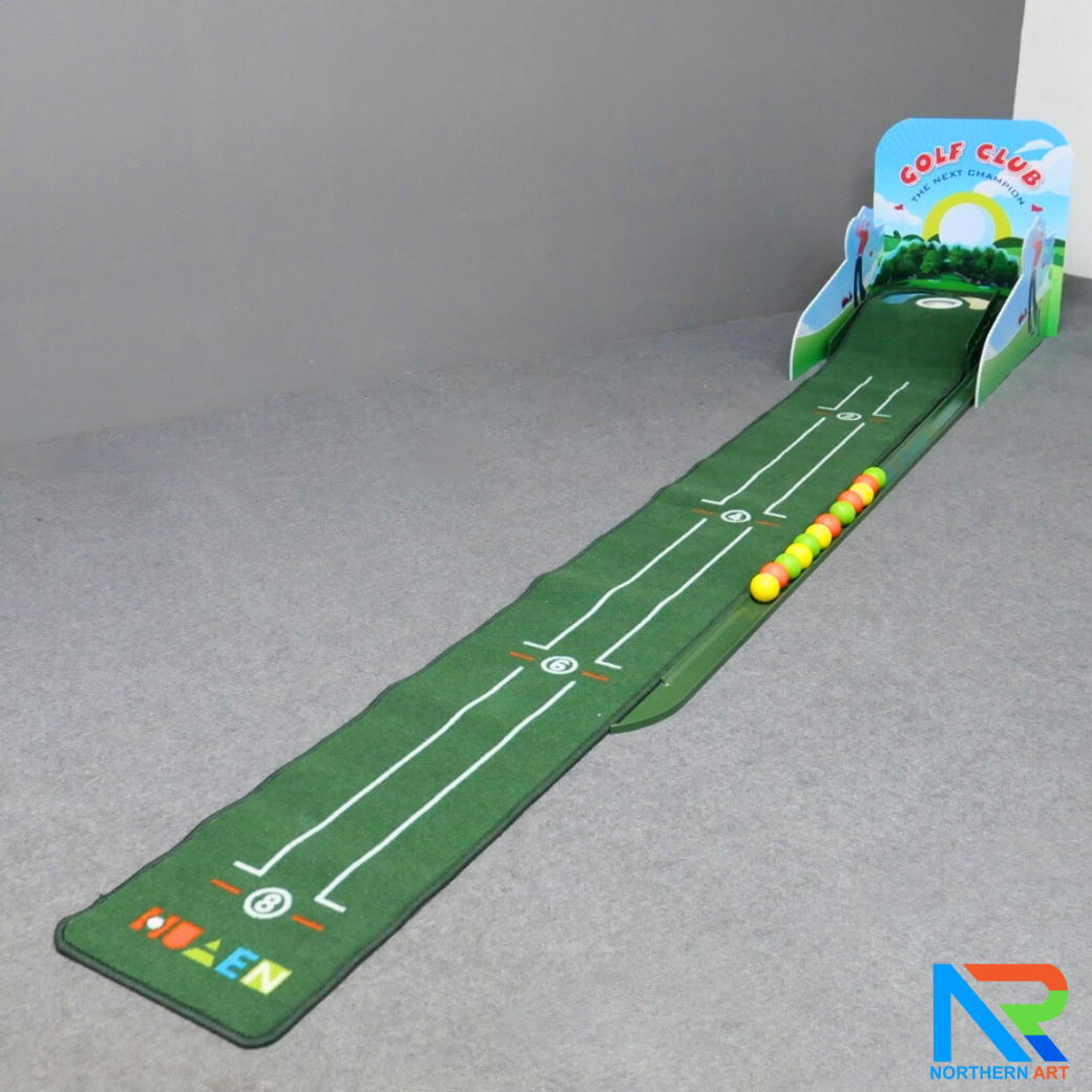 เกมส์กอล์ฟ ขนาด (W)30 x (L)284 x (H)10 cm. พร้อมไม้พัตเตอร์ปรับระดับได้ 1 อัน และลูกกอล์ฟโฟม 10 ลูก