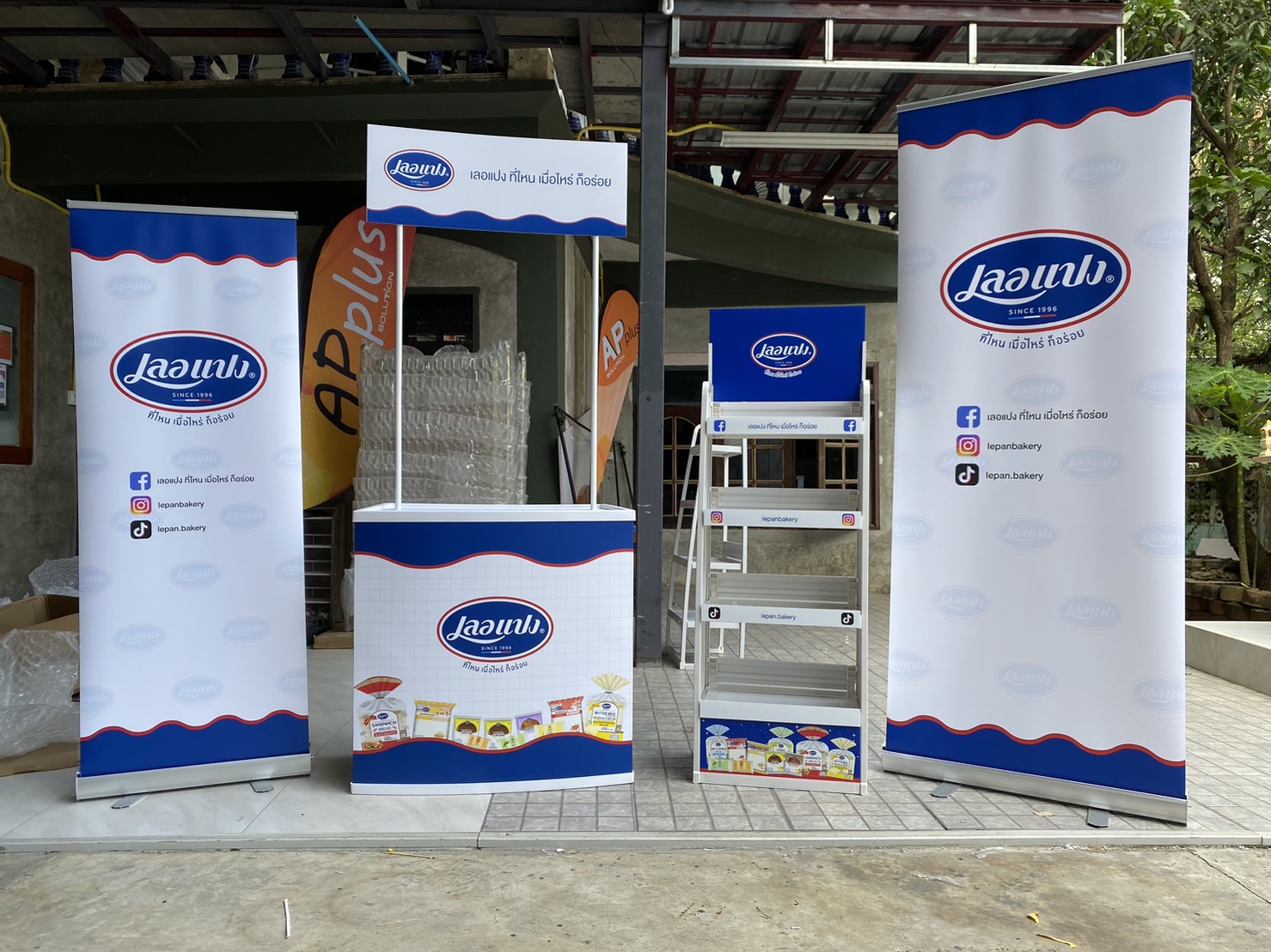 ROLL UP GRADE A โรลอัพ ขนาด 80x200 ซม. โครงสร้างอะลูมิเนียมอย่างดี แข็งแรง ทนทาน ม้วนเก็บได้ พกพาสะดวก