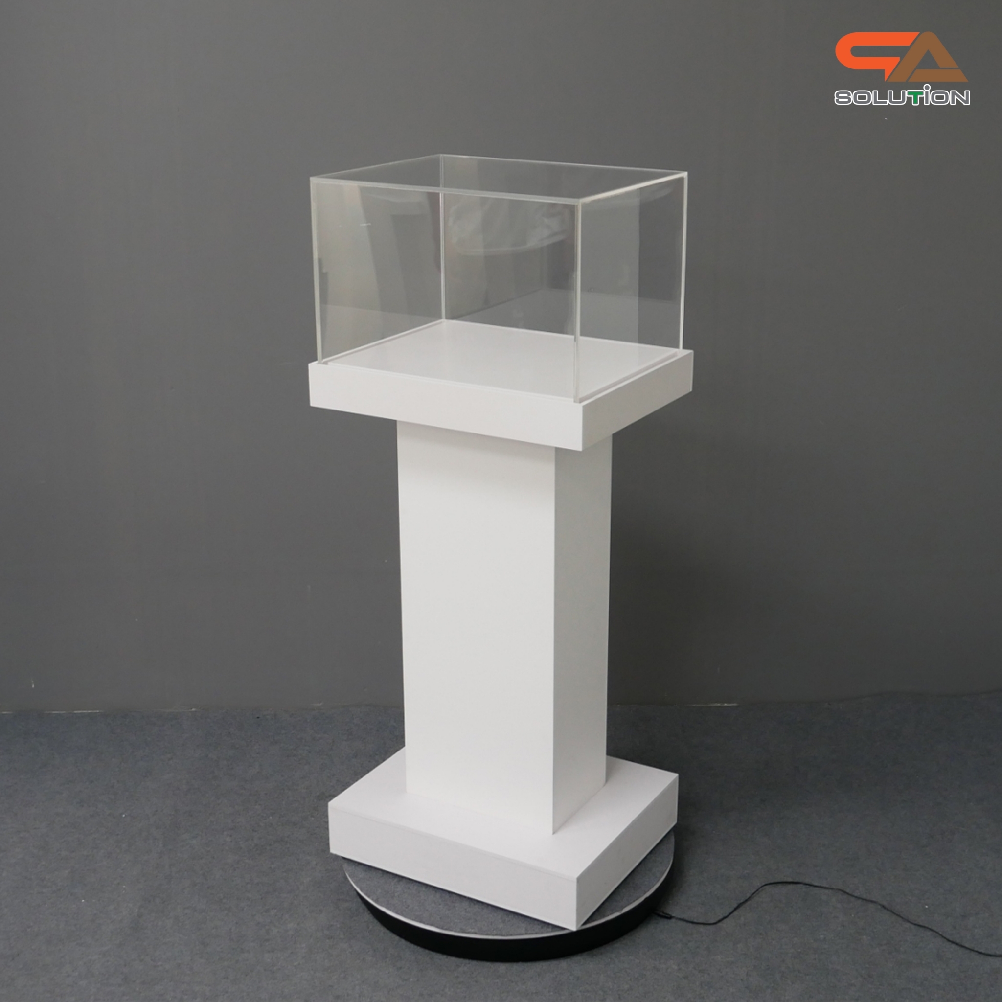 แท่นโชว์สินค้า ดีสเพลย์โชว์สินค้า สีขาว ขนาด (W)50 x (L)40 x (H)119 cm. ด้านบนครอบด้วยอะคริลิคใส4ด้าน