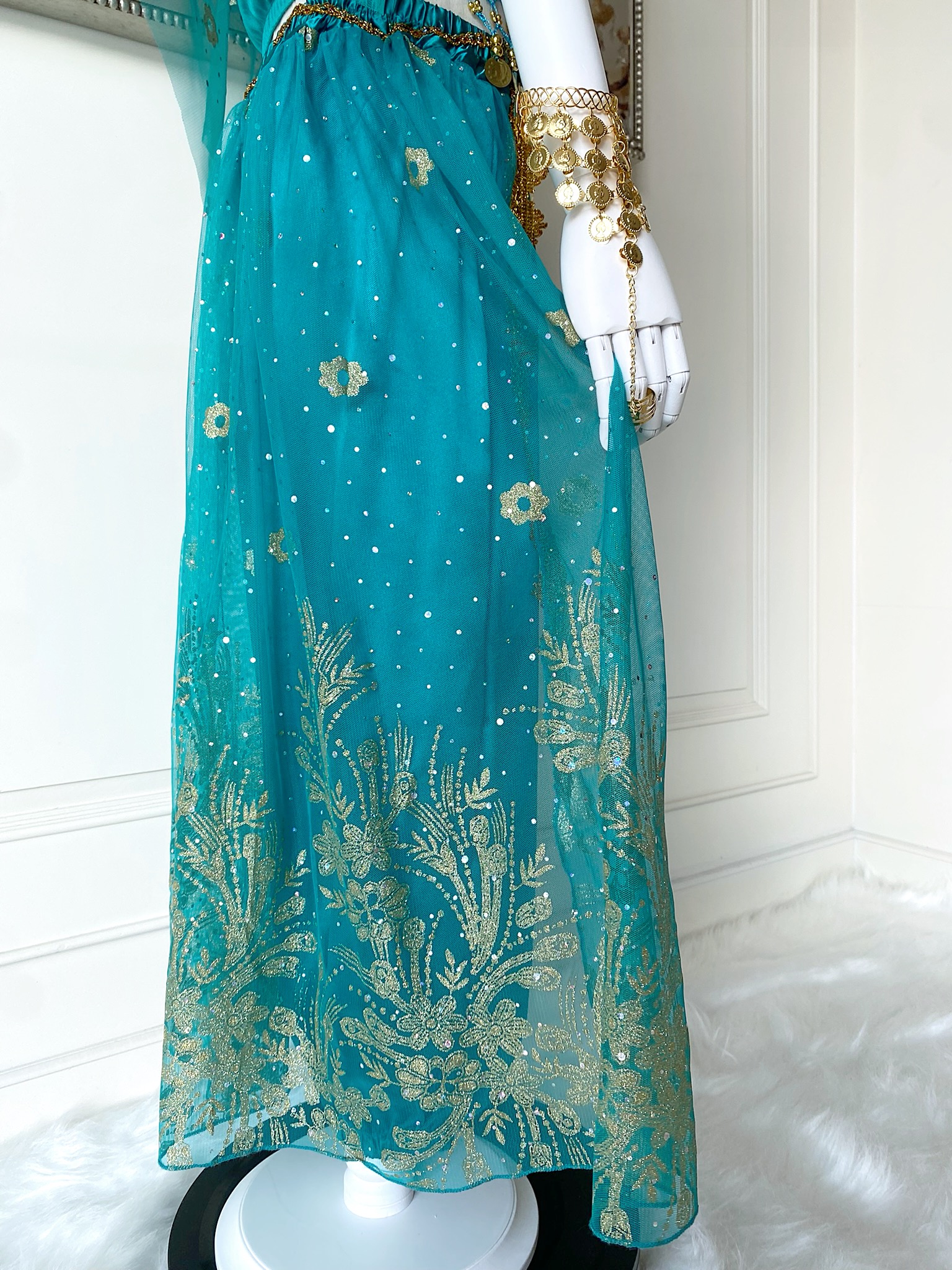 ชุดเจ้าหญิงจัสมิน (Jasmine) เซตแบบจัดเต็มเครื่องประดับแน่นๆ ครบๆ ได้ทุกอย่างตามภาพ