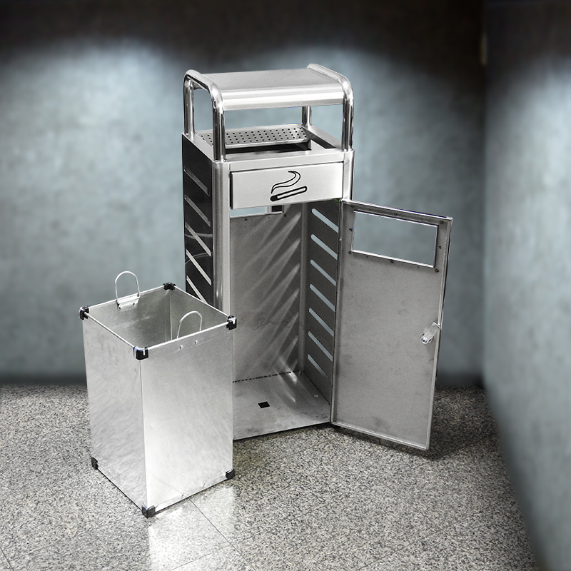 Public trash There is an ashtray - the door opens - closes