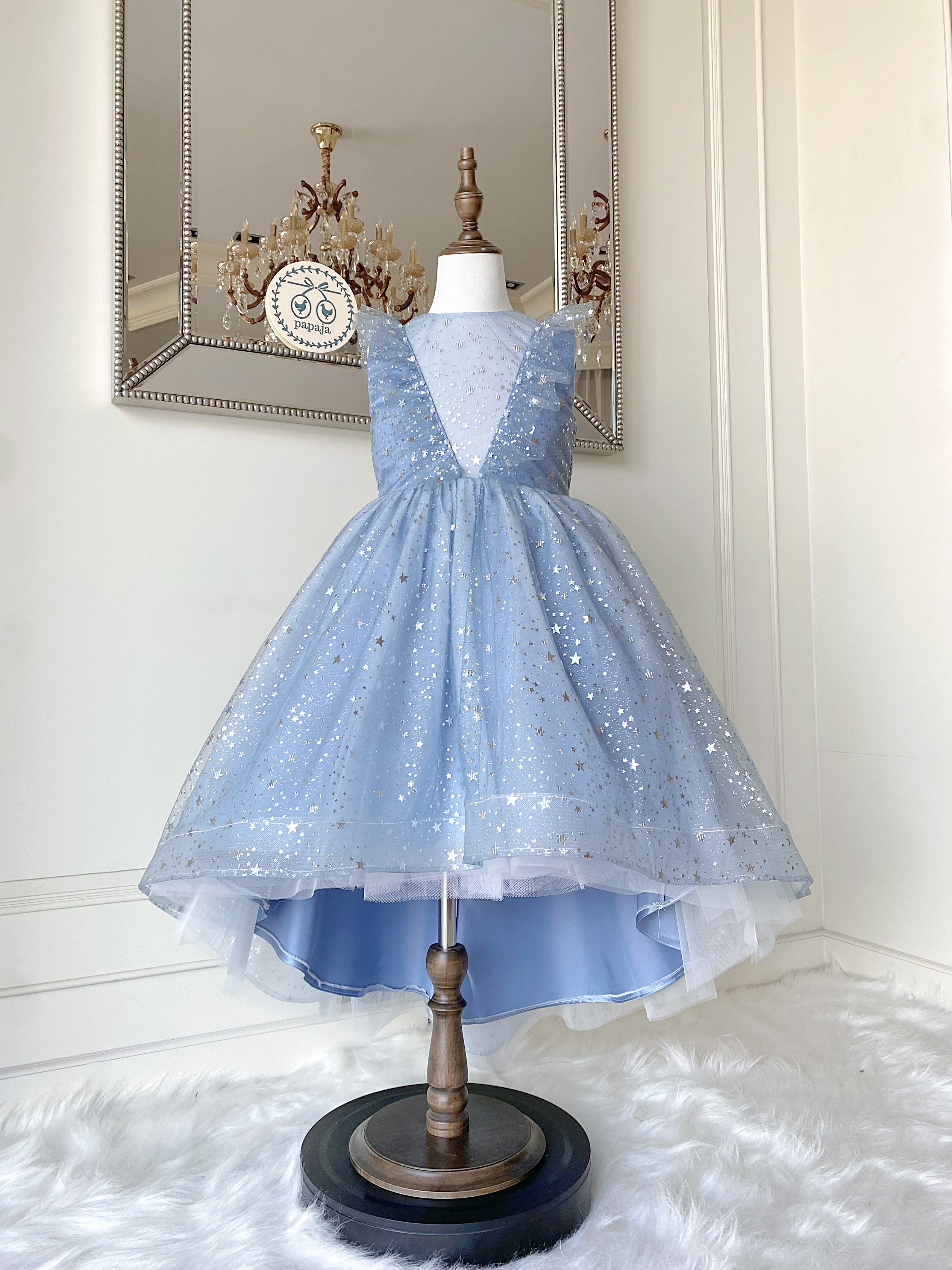 เดรสออกงานราตรีแขนกุดสีเทาหน้าสั้นหลังยาว