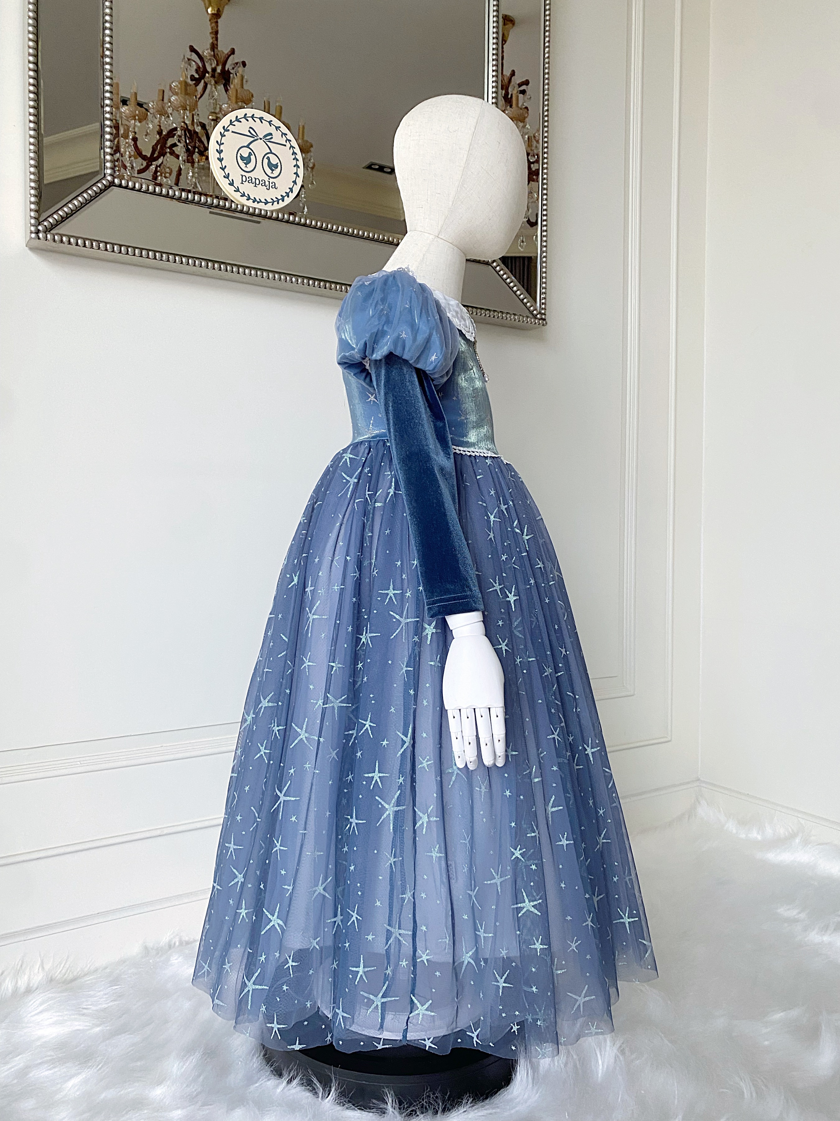 ชุดเจ้าหญิงเอลซ่า รุ่นบุขนฟรีซกันหนาว ปกคอบัวแขนยาวกำมะหยี่ สีคลาสสิคละมุนผู้ดีมากๆ ไม่รวมผ้าคลุม