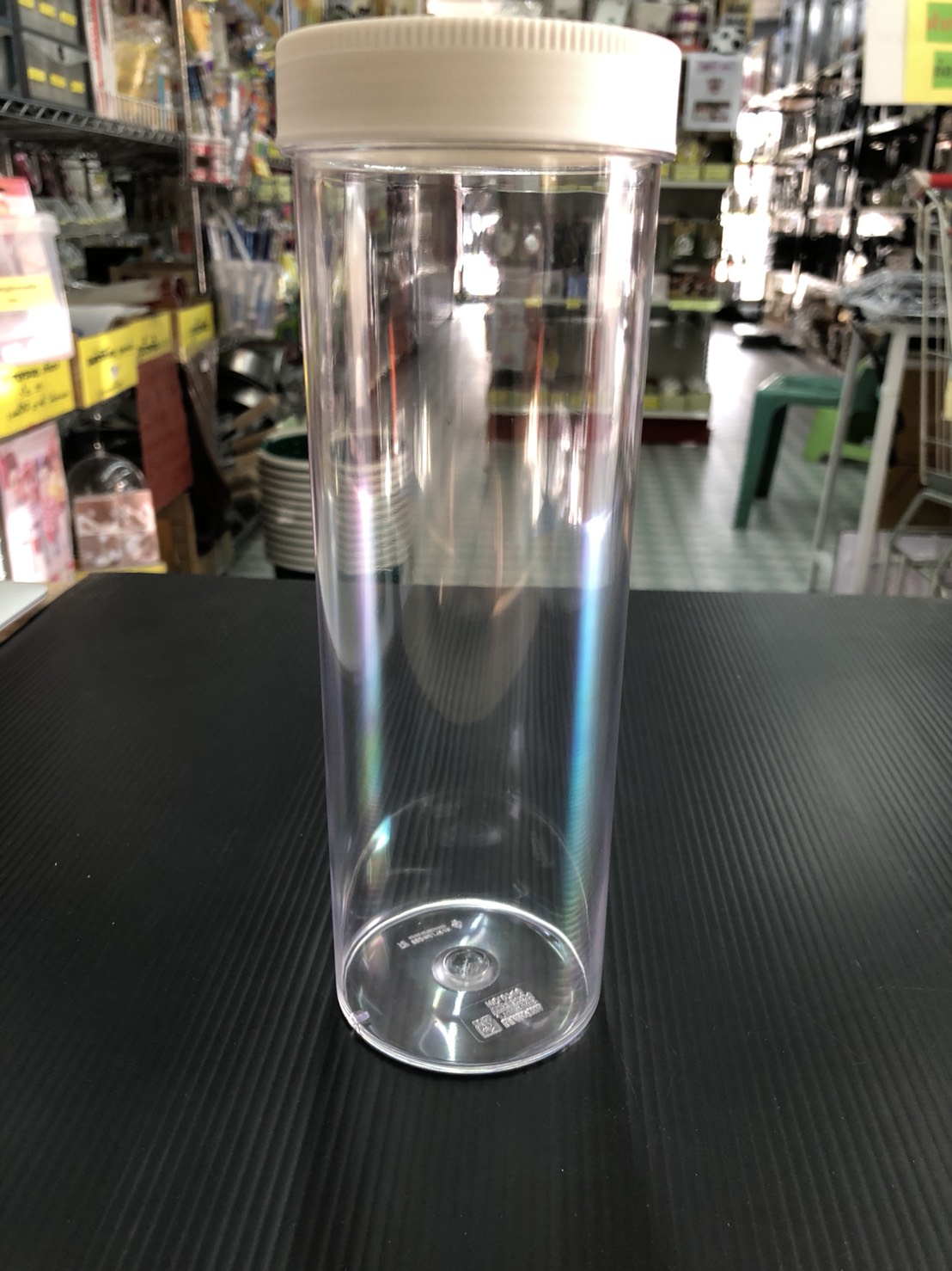 กระบอกขาไก่ ตัวใส ฝาใส 580 ml. RW0748