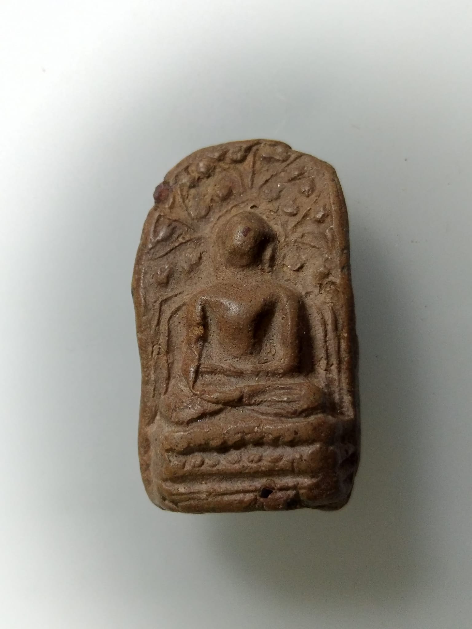 F381 พระคง