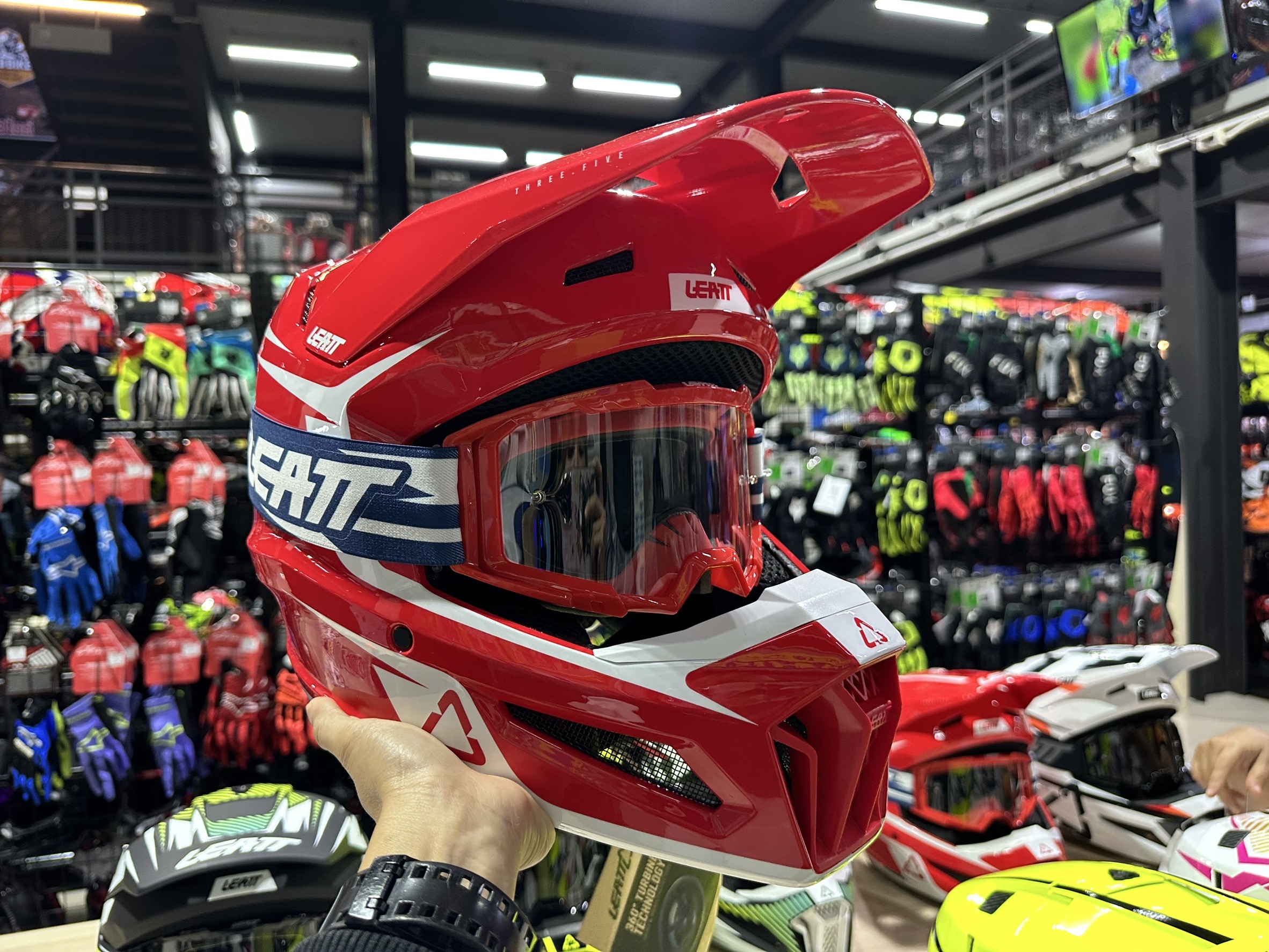 หมวก LEATT 3.5 พร้อมแว่นกันลม