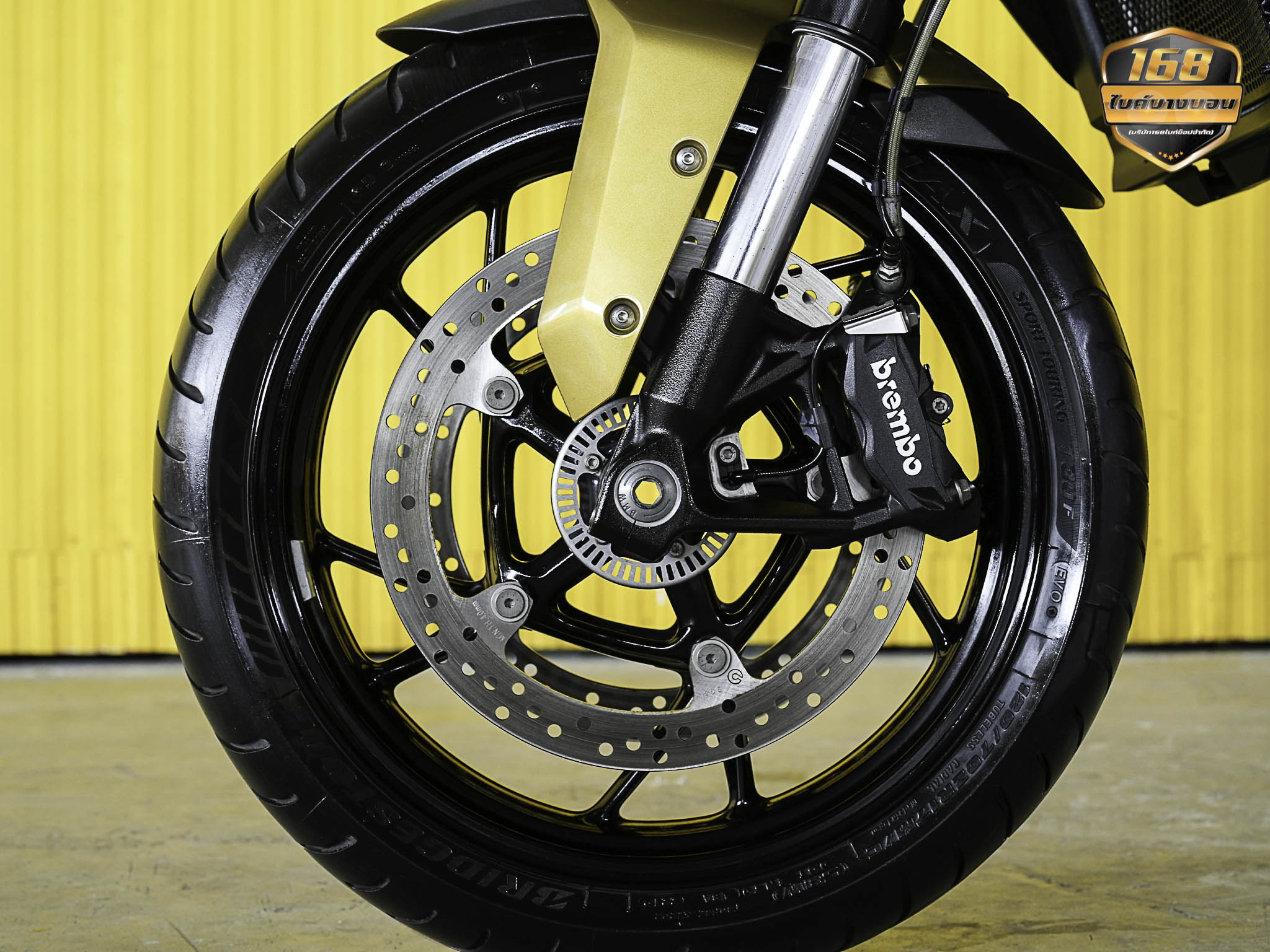 BMW F 900 XR Gold Metallic ปี 2022 ฟรีดาวน์ ออกรถใช้เงิน 0 บาท