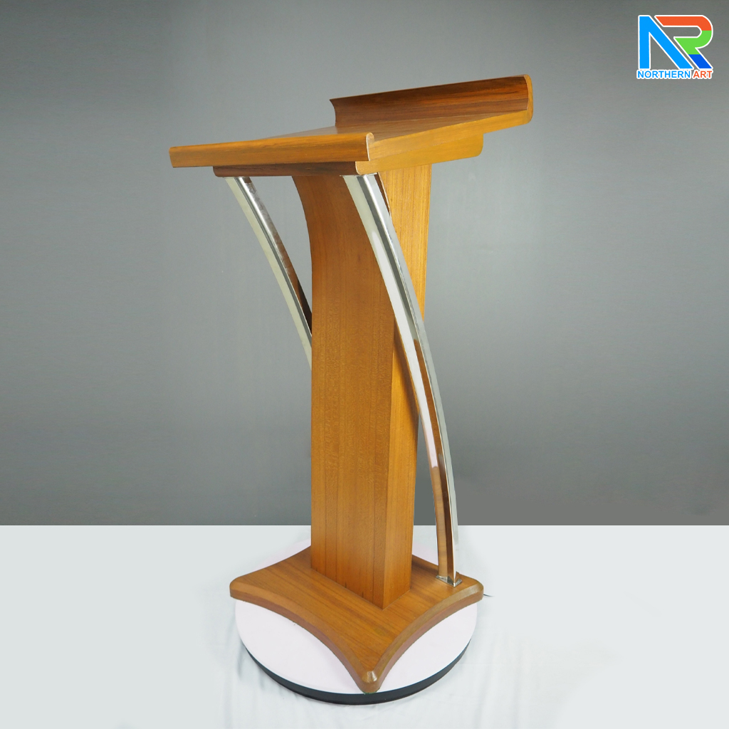 โพเดียมไม้ สีสัก ตกแต่งสแตนเลสเกรด304 ขนาด (W) 55 x (L) 50 x (H) 120 cm.