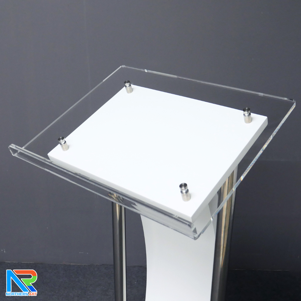 โพเดียมไม้ สีขาว ขนาด (W) 50 x (L) 40 x (H) 120 cm. พร้อมเสาสแตนเลสคู่ TOP เอียง อะคริลิคใส ติดหมุด