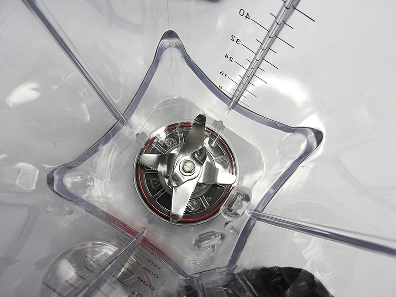 เครื่องปั่นน้ำผลไม้ไอมิกซ์ imix รุ่นฝาครอบลดเสียงดัง 2200W.