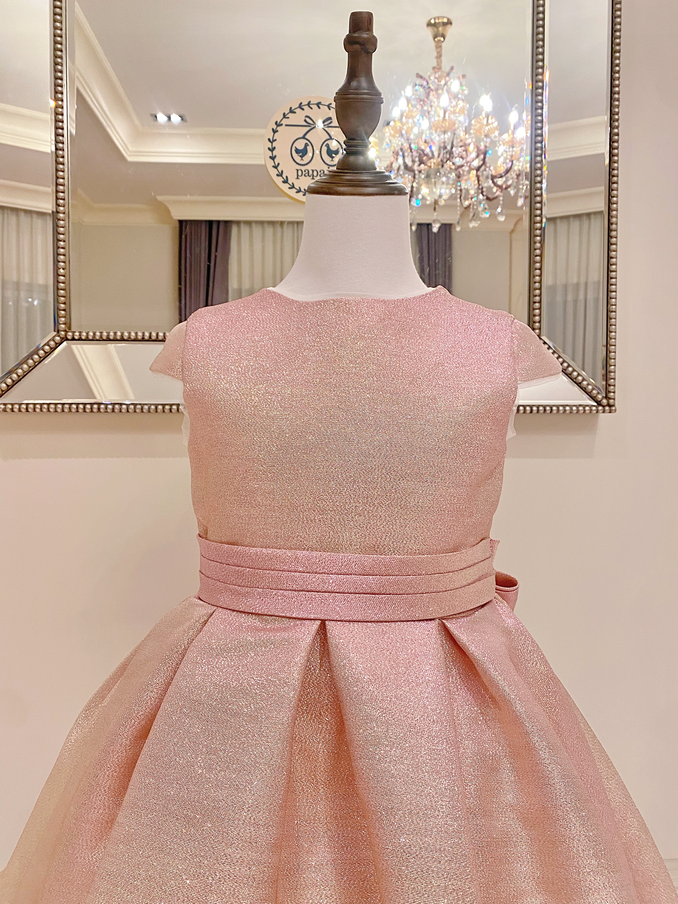 เดรสออกงานราตรีสั้นแขนสั้น (งานไฮพรีเมี่ยม) ผ้าเมทาลิคสีชมพูอ่อน