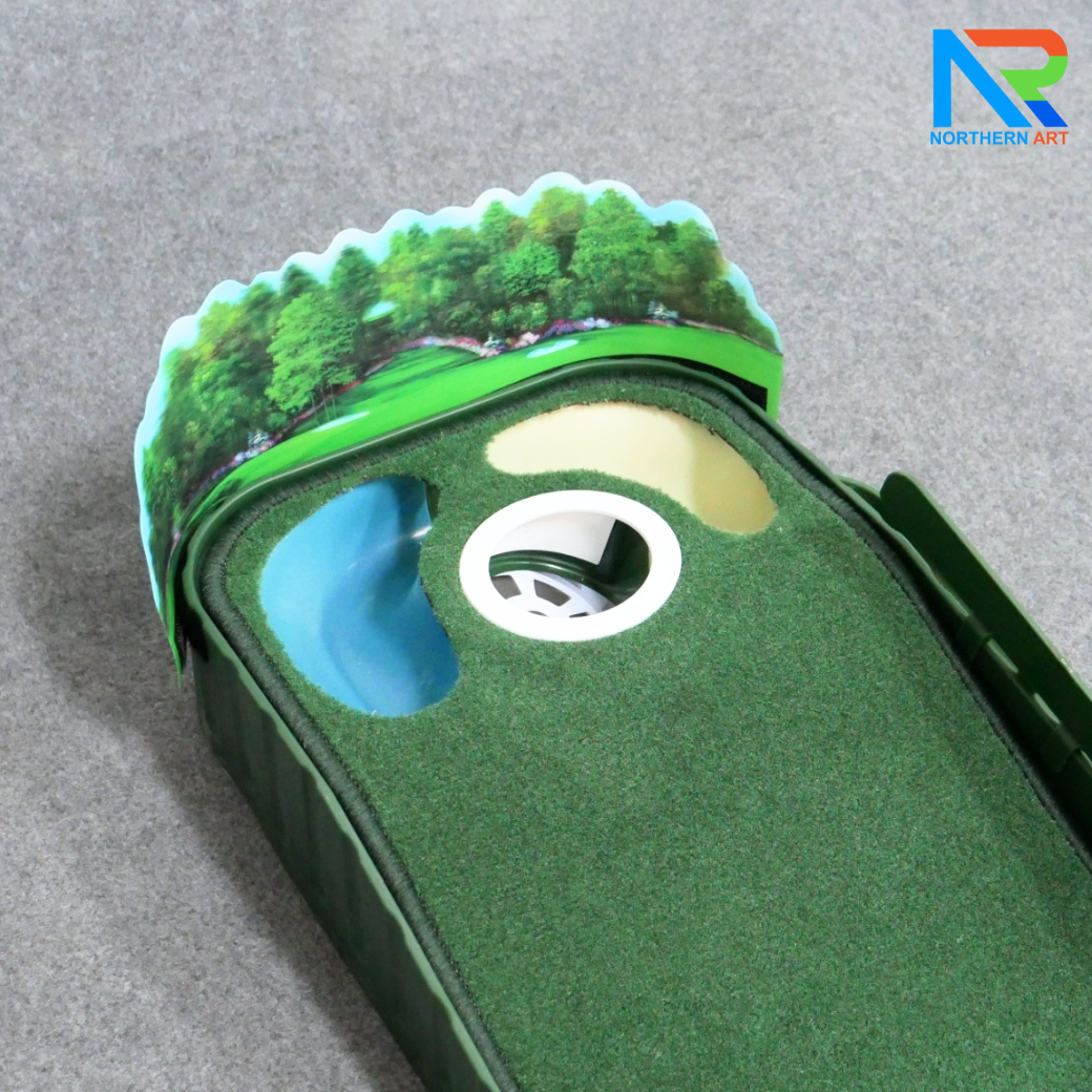 เกมส์กอล์ฟ ขนาด (W)30 x (L)284 x (H)10 cm. พร้อมไม้พัตเตอร์ปรับระดับได้ 1 อัน และลูกกอล์ฟโฟม 10 ลูก