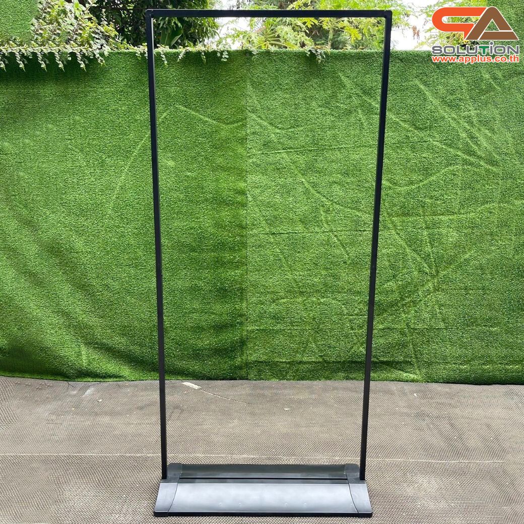 ป้ายตั้งพื้น รุ่นแขวน ฐานพลาสติกขึ้นรูป ขนาด 80x180 ซม. โครงเหล็กสีดำพร้อมขอแขวน 4 มุม ถอดประกอบได้ เคลื่อนย้ายสะดวก
