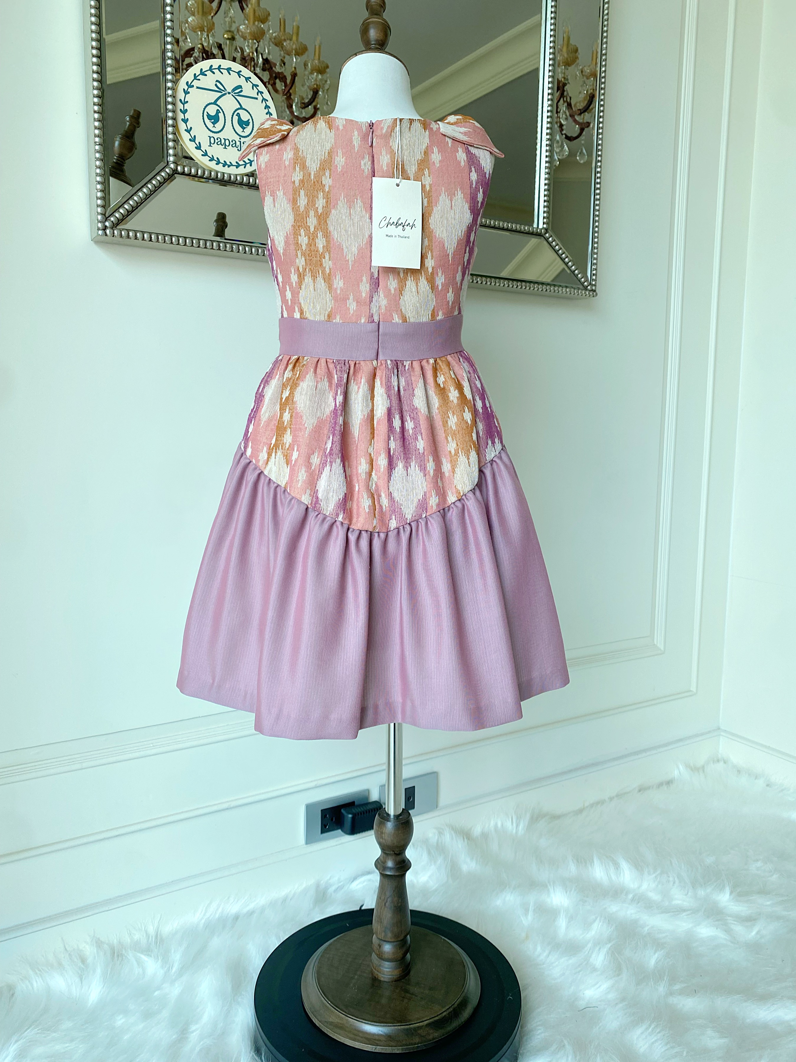 เดรสแขนกุดผ้าไทย แบรนด์ Chabafah สีม่วงตุ่น