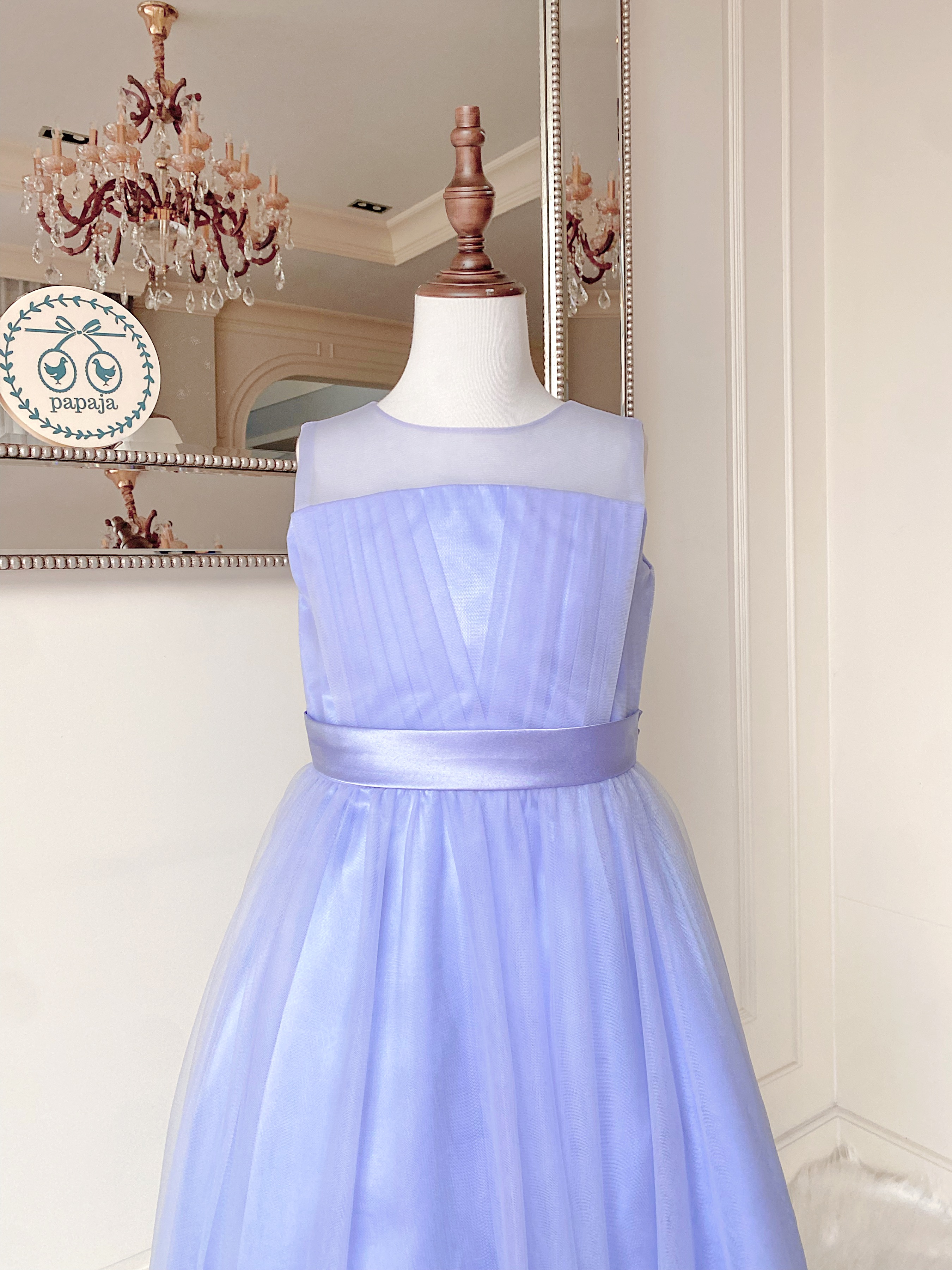 เดรสออกงานราตรียาวแขนกุดสีม่วงพาสเทล (Lilac) (งานไฮพรีเมี่ยม) ช่วงไหล่ซีทรู ช่วงเอวประดับผ้าซาติน