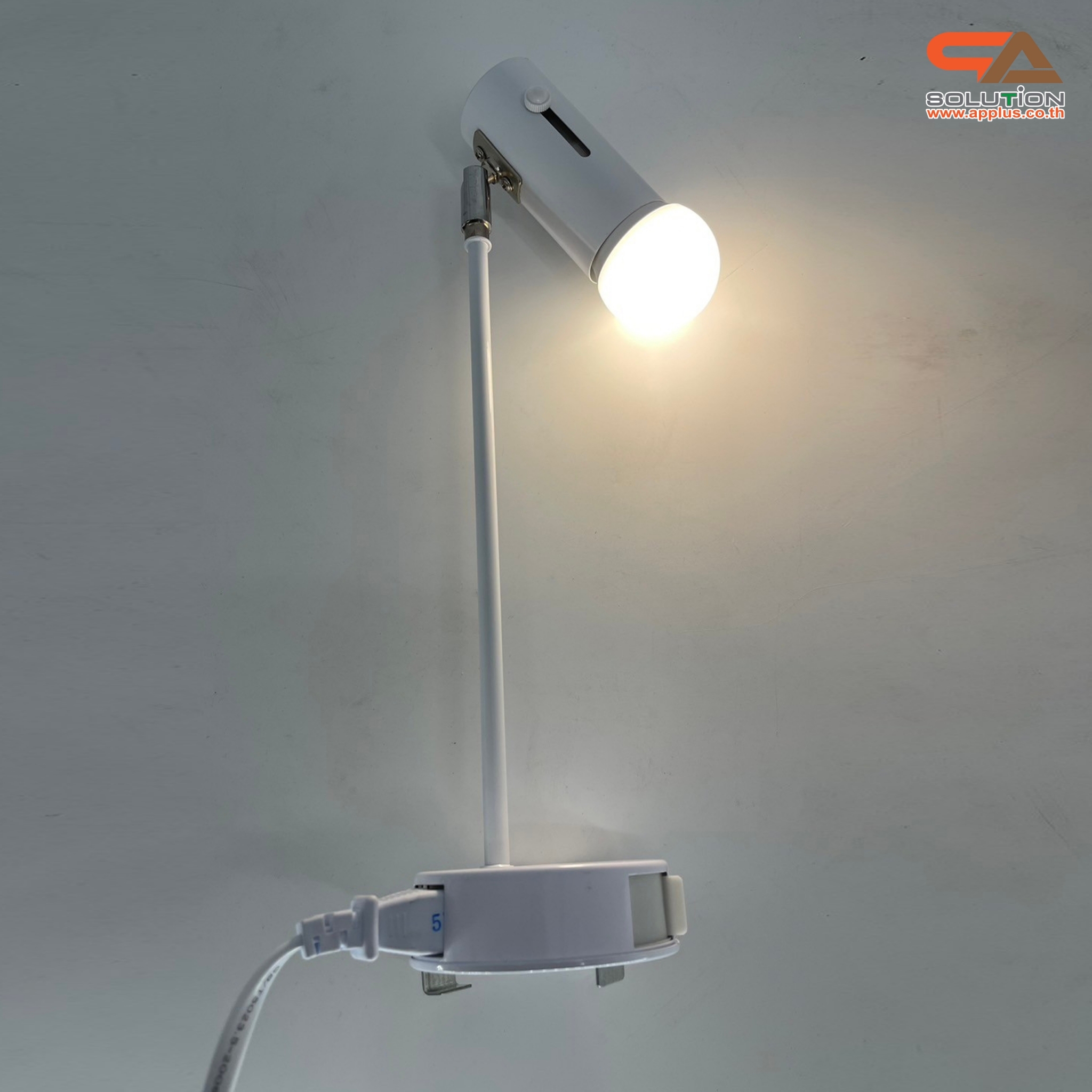 โคมไฟ รุ่นแขวน พร้อมหลอดไฟ รุ่น LED แสง WARM ใช้กับบอร์ดนิทรรศการ