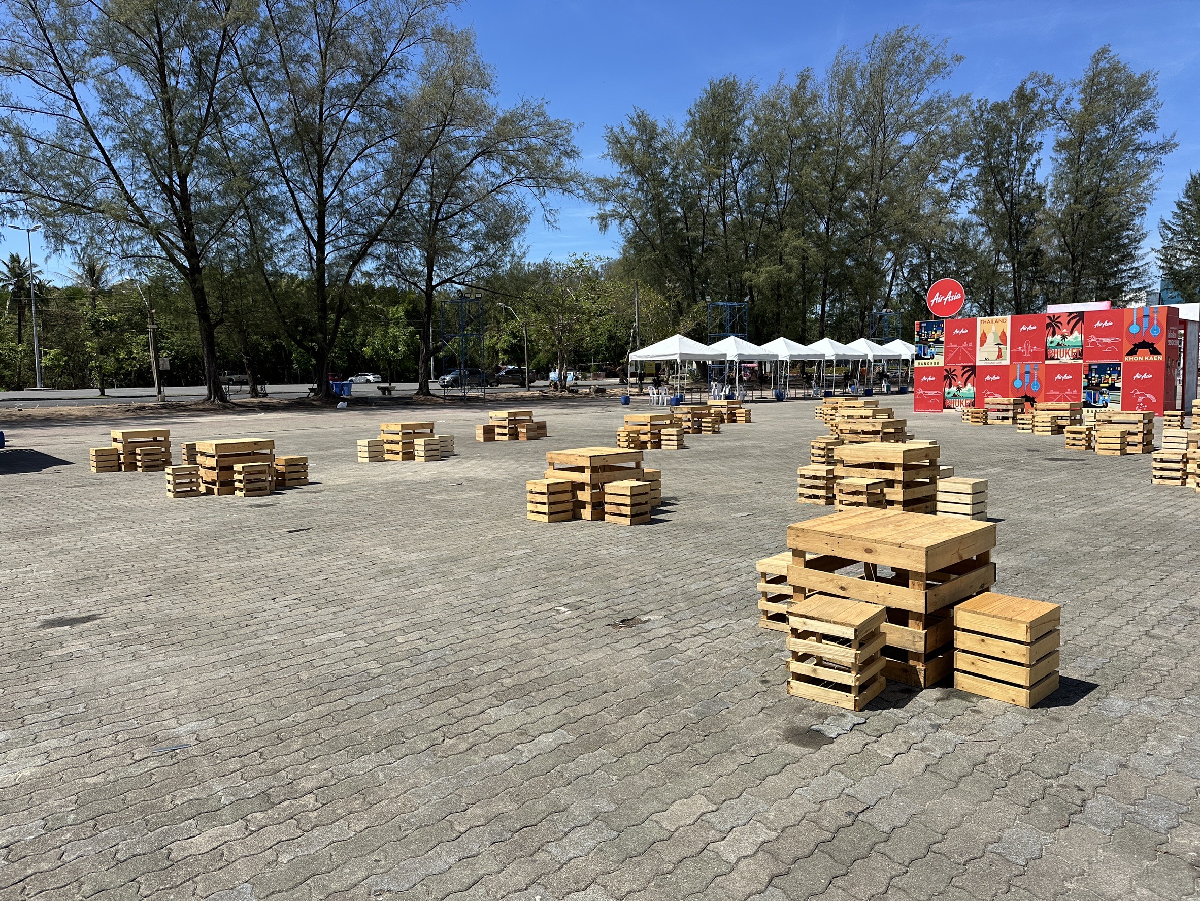 ชุดโต๊ะลังไม้