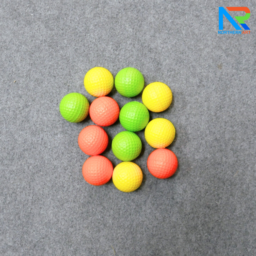 เกมส์กอล์ฟ ขนาด (W)30 x (L)284 x (H)10 cm. พร้อมไม้พัตเตอร์ปรับระดับได้ 1 อัน และลูกกอล์ฟโฟม 10 ลูก