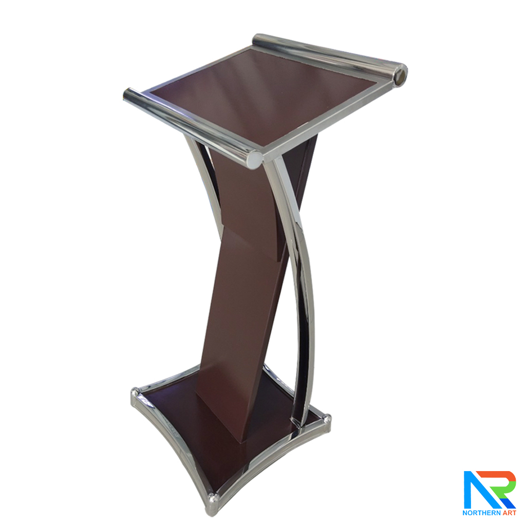 โพเดียมไม้สีโอ๊ค ตกแต่งสแตนเลส เกรด304 ขนาด (W) 47 x (D) 44 x (H)120 cm.