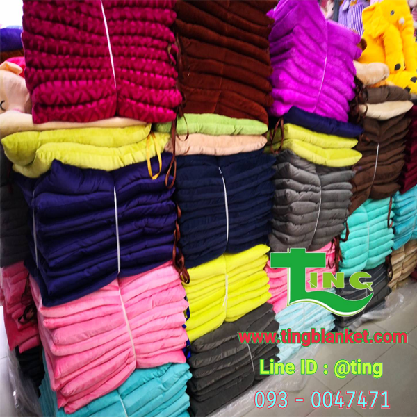 45*45 cm เบาะรองนั่งนาโนสีพื้น 100ผืน คละสี