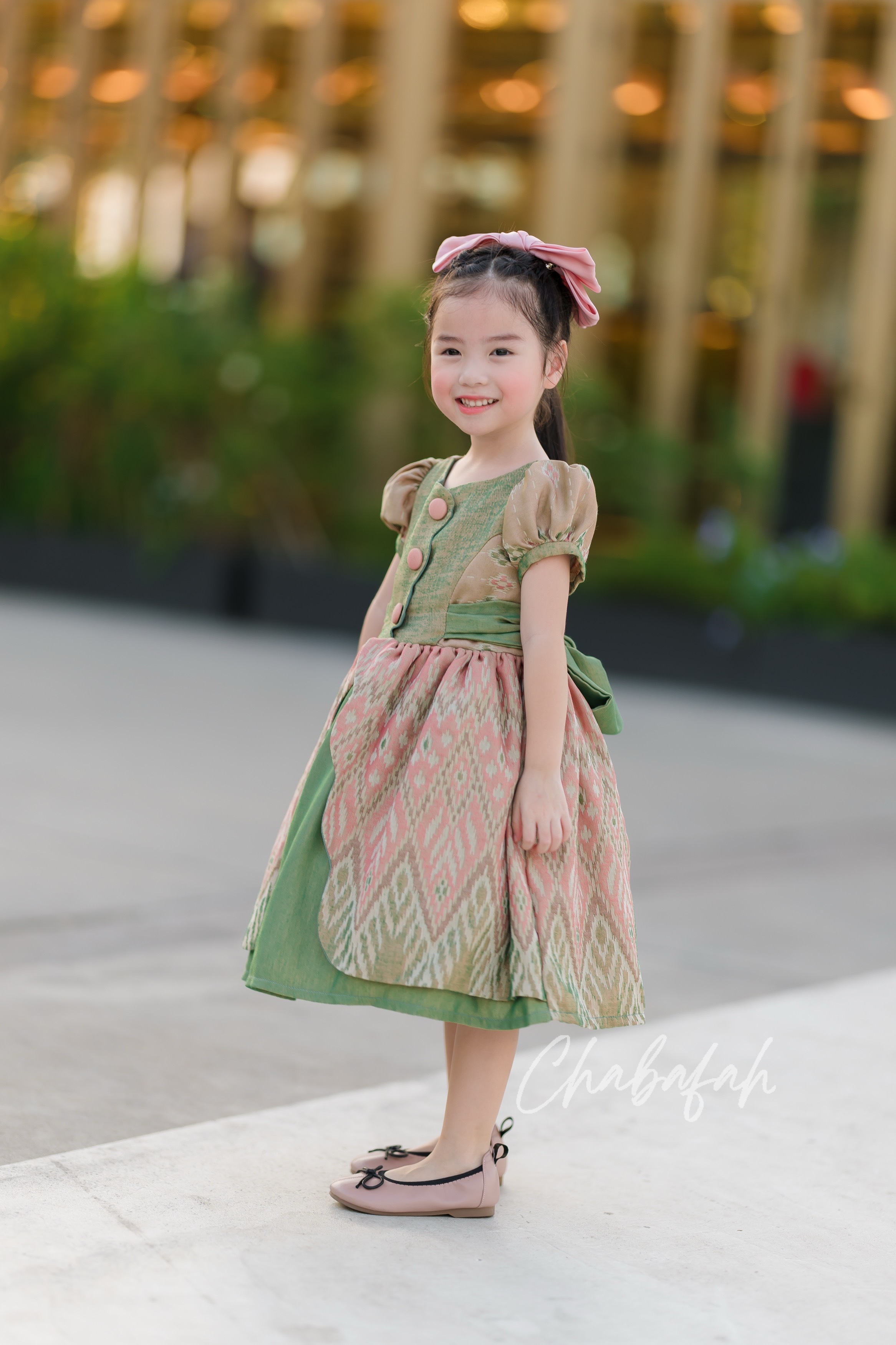 เดรสแขนตุ๊กตาผ้าไทย แบรนด์ Chabafah สีเขียวตุ่น