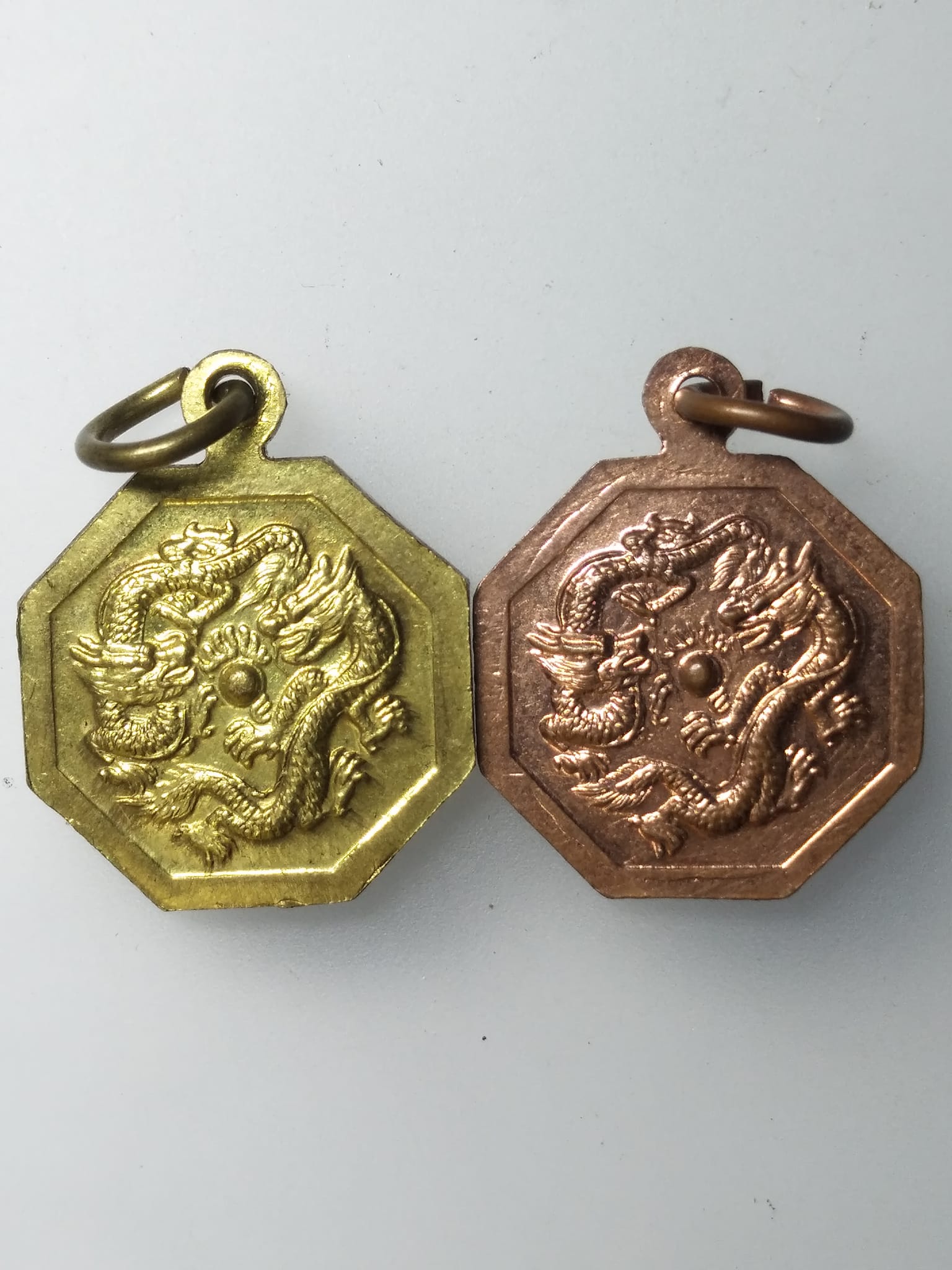 G880 เหรียญแปดเหลี่ยม หลวงพ่อทอง วัดเขาตะเครา จ.เพชรบุรี หลังมังกร