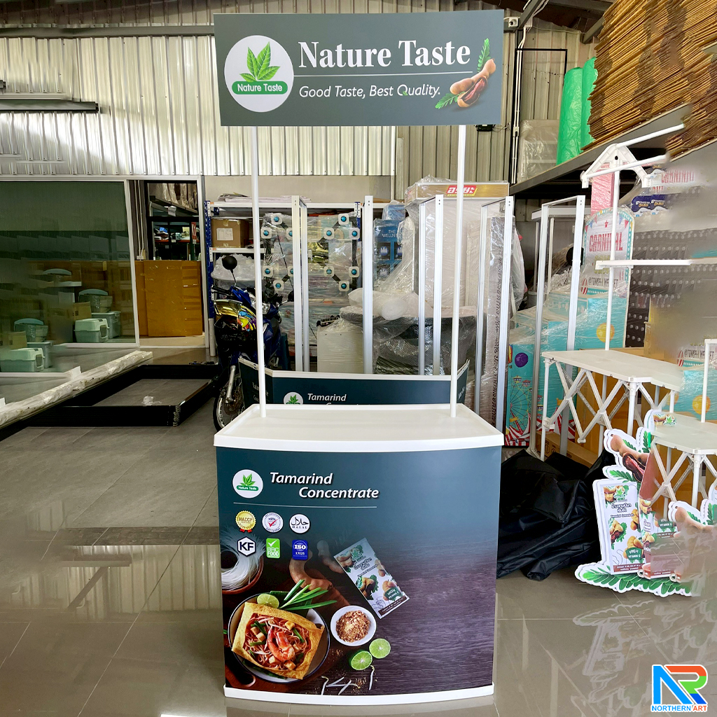 SALE ! โต๊ะชงชิม บูขชงชิม ขนาด (W)80.5 x (D)39 x (H)196.5 cm. โครงพลาสติกABS สีขาว พร้อมชั้นวางของ ถอดประกอบได้ แถมกระเป๋า 1 ใบ