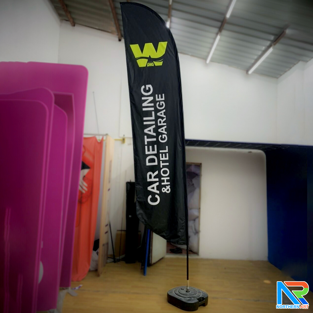 ธงชายหาด รุ่น 2IN 1 ขนาด XL แบบใบกล้วย สูง 500 cm.(เมื่อประกอบเสาและผ้าแล้ว) ถอดประกอบได้ พร้อมกระเป๋า 1 ใบ