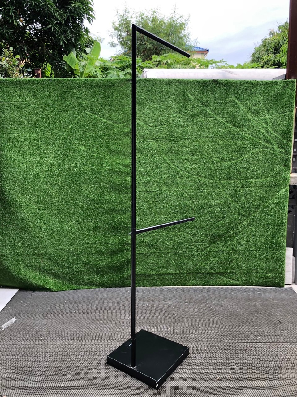 เช่าธงญี่ปุ่น ฐานปูน แขนเดี่ยว ขนาด (W)60 x (H)200 ซม. แข็งแรง มั่นคง ลมพัดไม่ล้ม แขนล่างปรับระดับได้