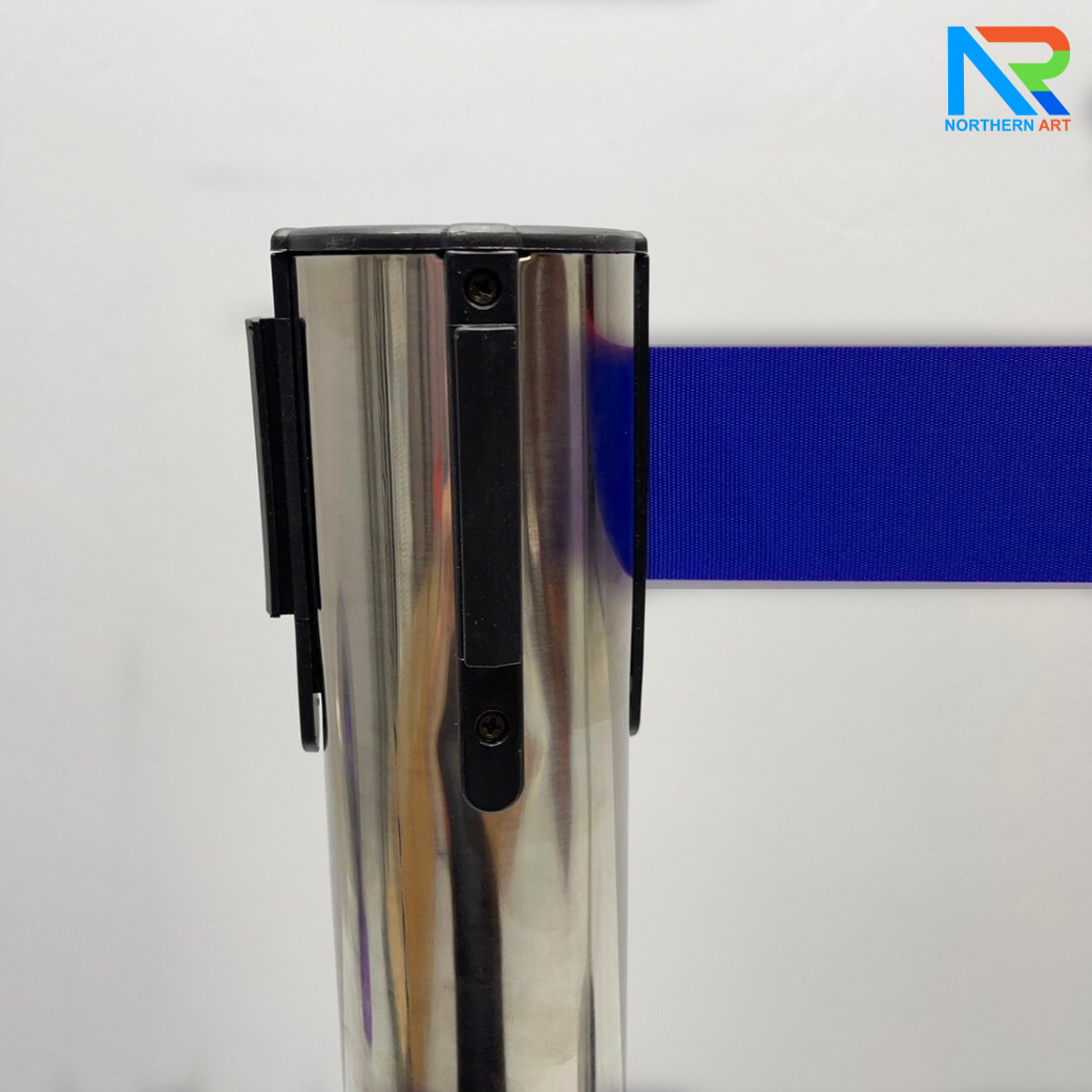 เสากั้นบริเขต สแตนเลส พร้อมสายผ้าดึงกลับอัตโนมัติ สีน้ำเงิน ( ราคาต่อเสา )