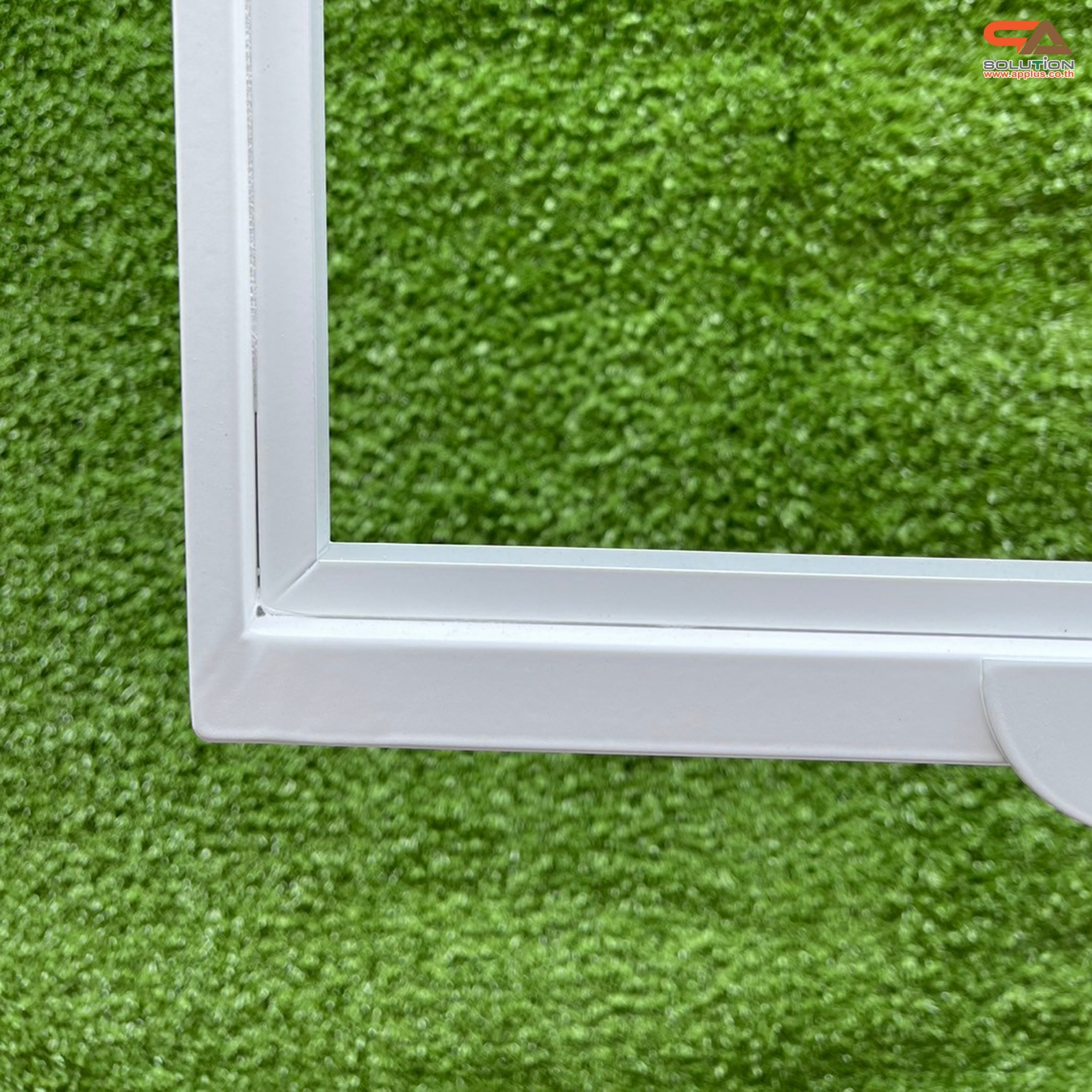 โปสเตอร์สแตนด์เหล็ก เสาคู่ สีขาว ขนาด (W)50 x (L)70 x H146 cm. ฐานเหลี่ยม โชว์งานพิมพ์2ด้าน ด้านบนครึ่งวงกลม สำหรับใส่โลโก้ ถอดประกอบได้