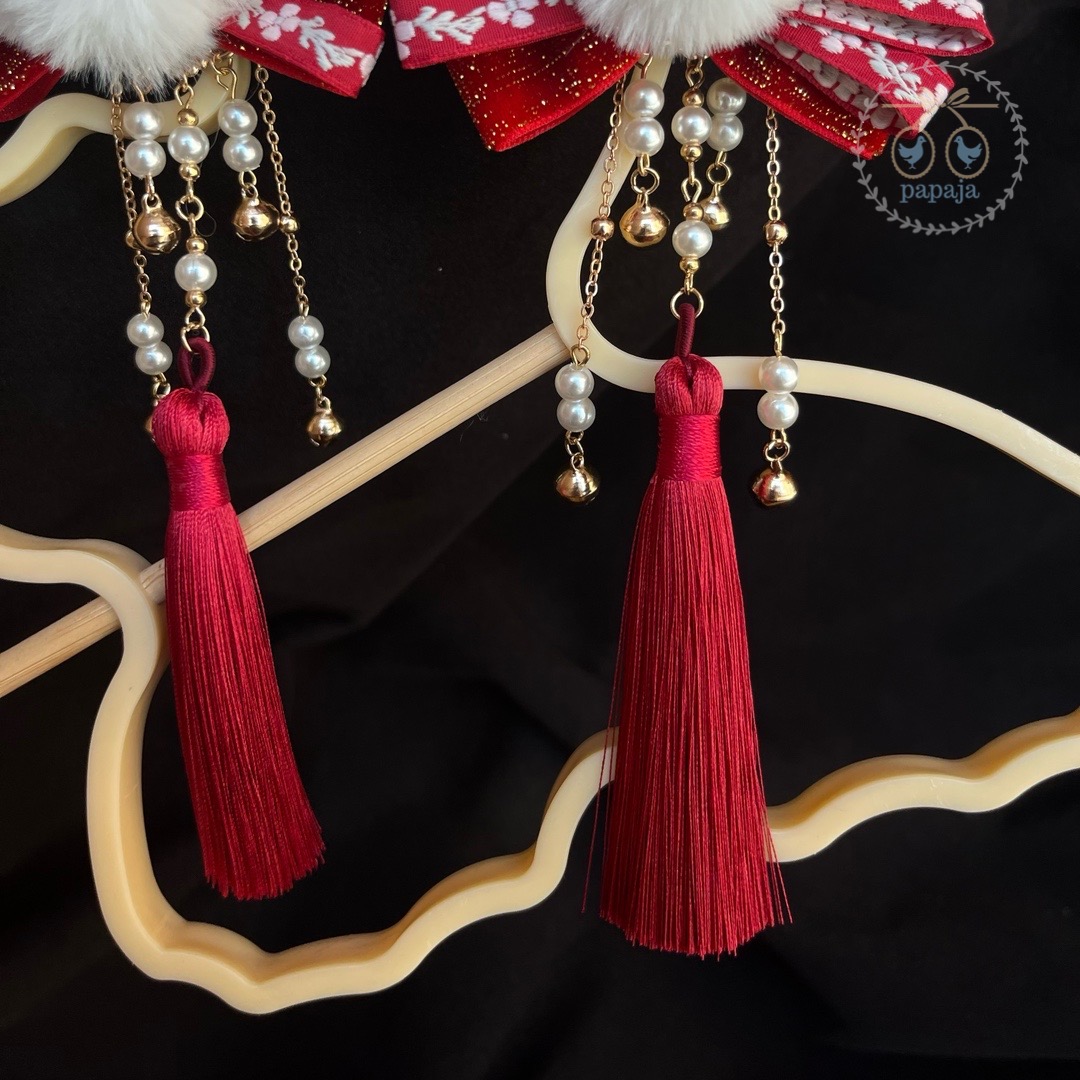 (No.200) ขายเป็นคู่ กิ๊ฟติดผมตรุษจีน ประดับโบว์แดงและปอมปอมลูกโตตรงกลาง