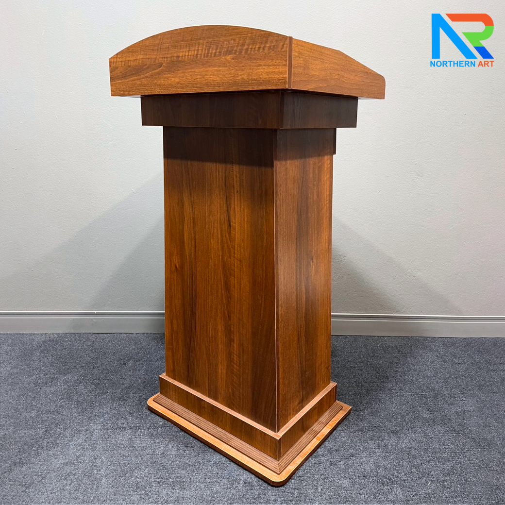 โพเดียมไม้ ลายไม้สีสัก ขนาด (W)60 x (D)50 x (H)110 cm. พร้อมชั้นวางของ