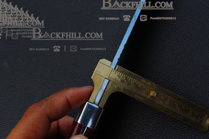 มีดใบตาย COLUMBIA รุ่น SA70 ใบมีดสีเงินทรงสวย ตัวใบขรุขระ ด้ามจับไม้อย่างดี พร้อมซองไนลอน