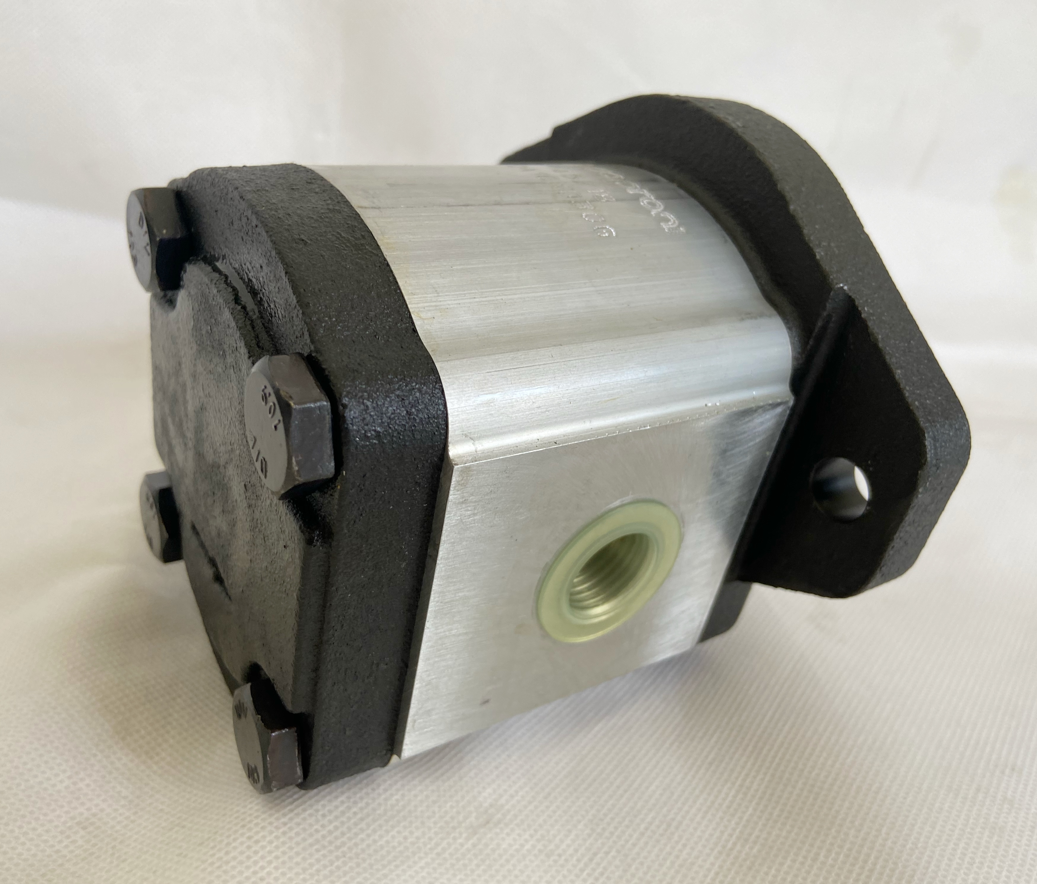 Gear Pump Hydraulic 20A16030G