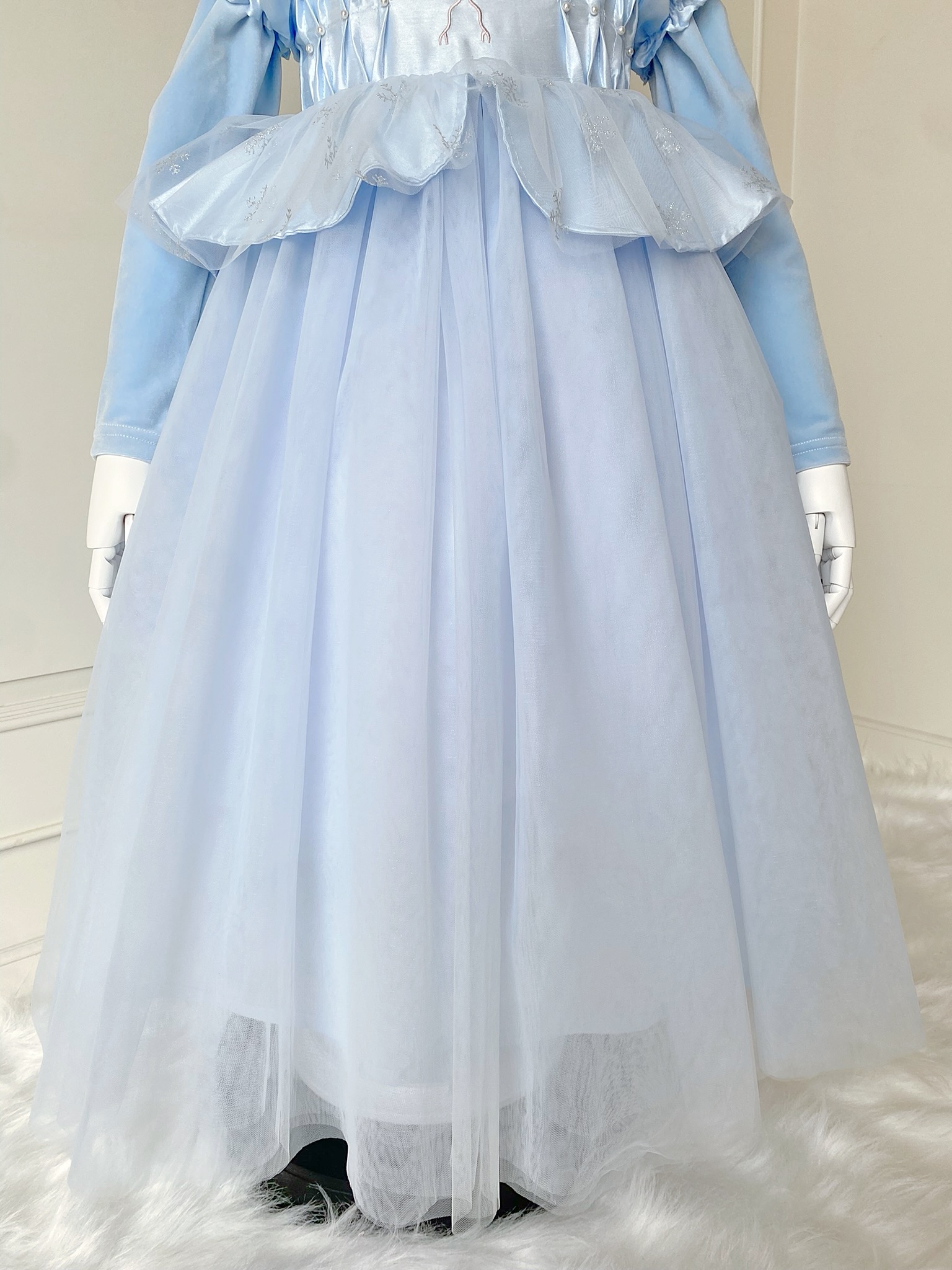 ชุดเจ้าหญิงซินเดอเรลล่า อกจับจีบสม็อคปักลายและประดับไข่มุก