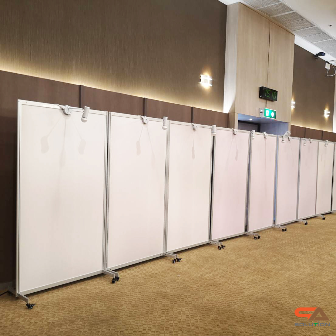 เช่าบอร์ดนิทรรศการ แบบตั้งเนื่องตั้งแต่ 3 บานขึ้นไป พร้อมล้อ ขนาด 100x200 ซม. พับเก็บได้ เคลื่อนย้ายสะดวก พร้อมบริการติดตั้งและรื้อถอน