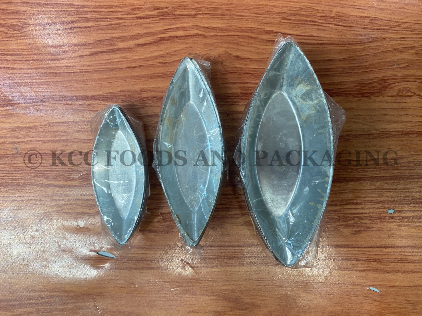 พิมพ์อลูมิเนียม รูป เรือ กลาง จำนวน 10 ใบ