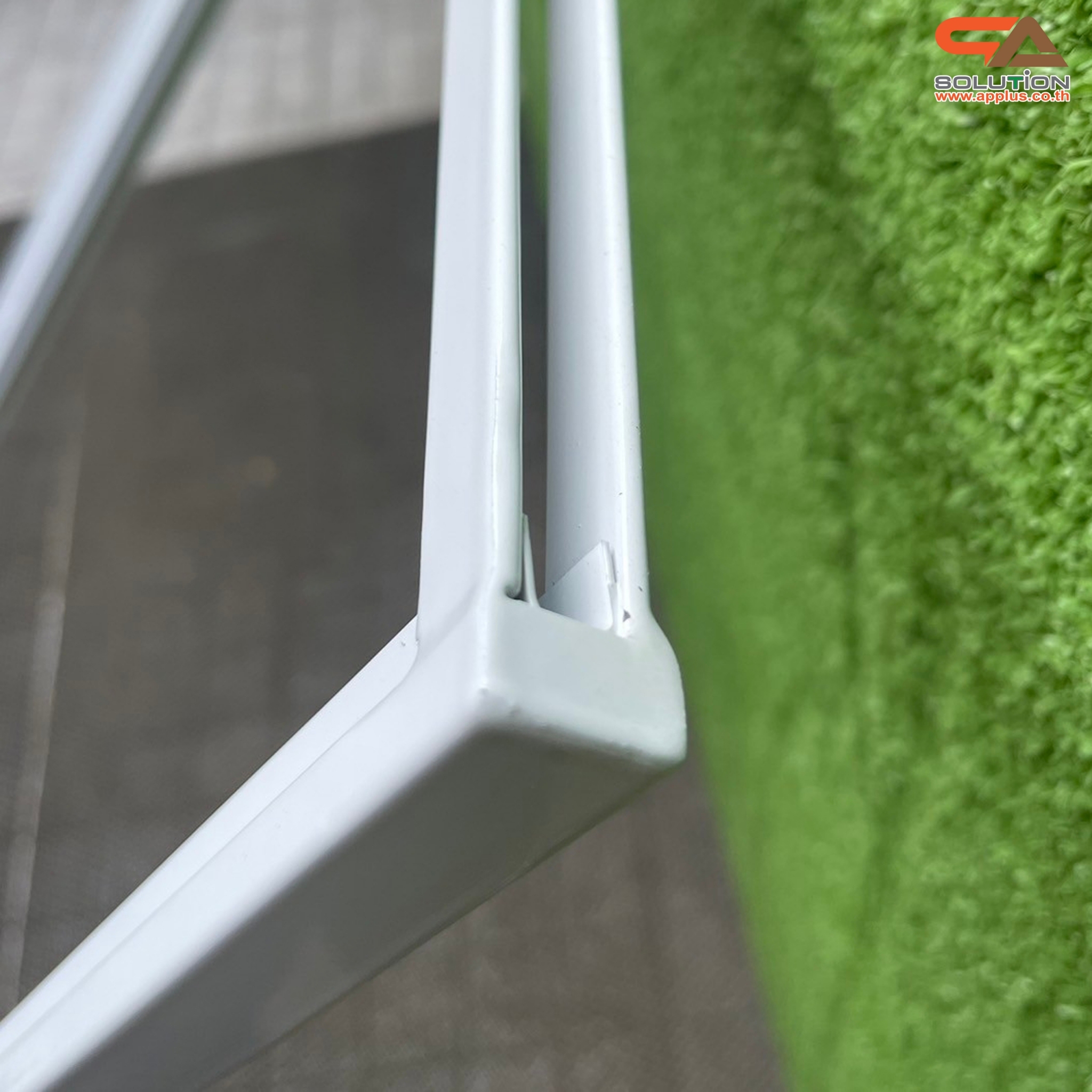 ป้ายตั้งพื้นเหล็ก รุ่นกรอบเดี่ยว สีขาว ขนาด (W)62 × (H)156 cm. สอดงานด้านบน โชว์ภาพ2ด้าน ถอดประกอบได้