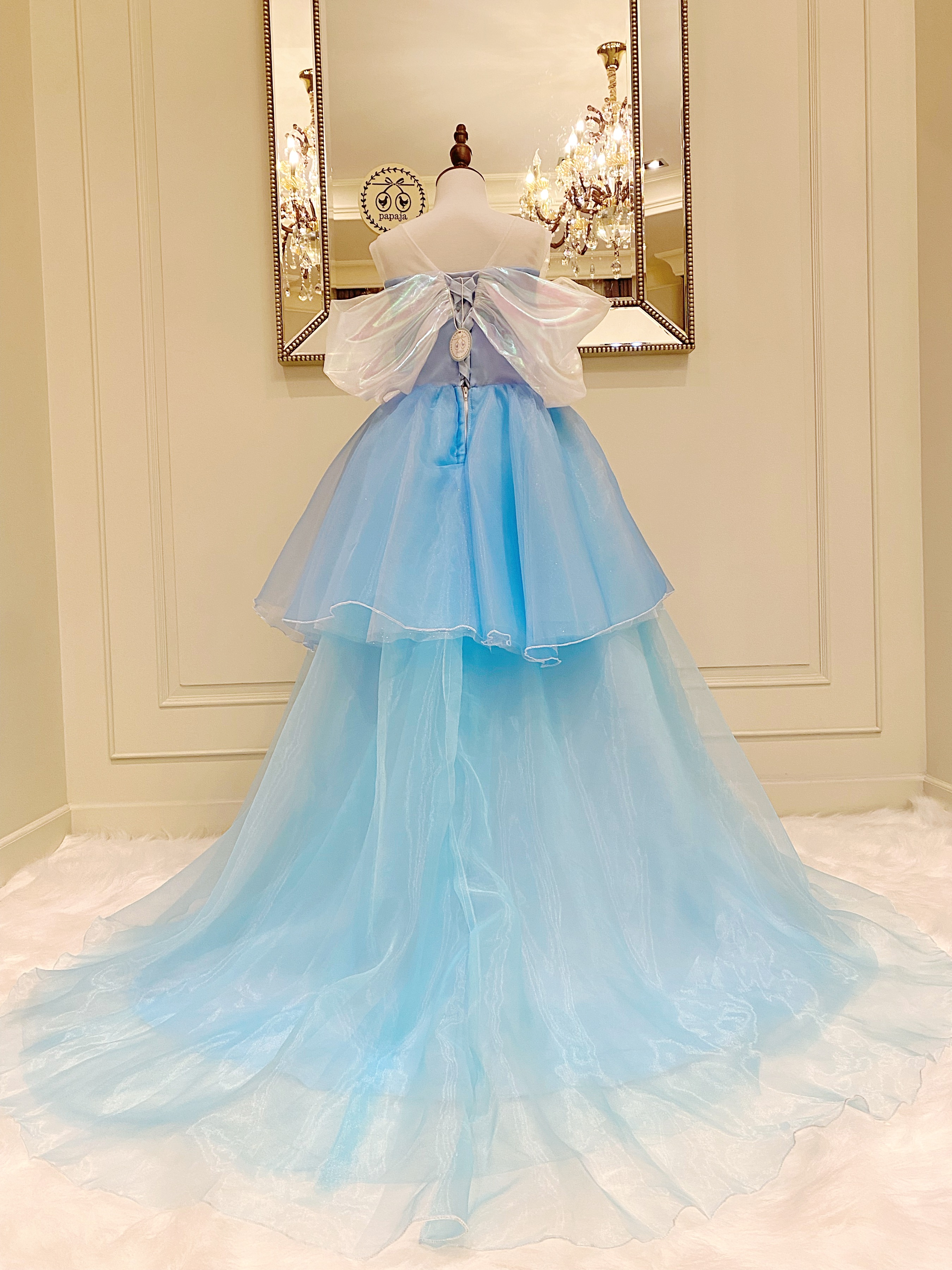 เดรสออกงานราตรียาวแขนกุด สีฟ้าพาสเทล แต่งลายปักสีทอง งานไฮพรีเมี่ยม